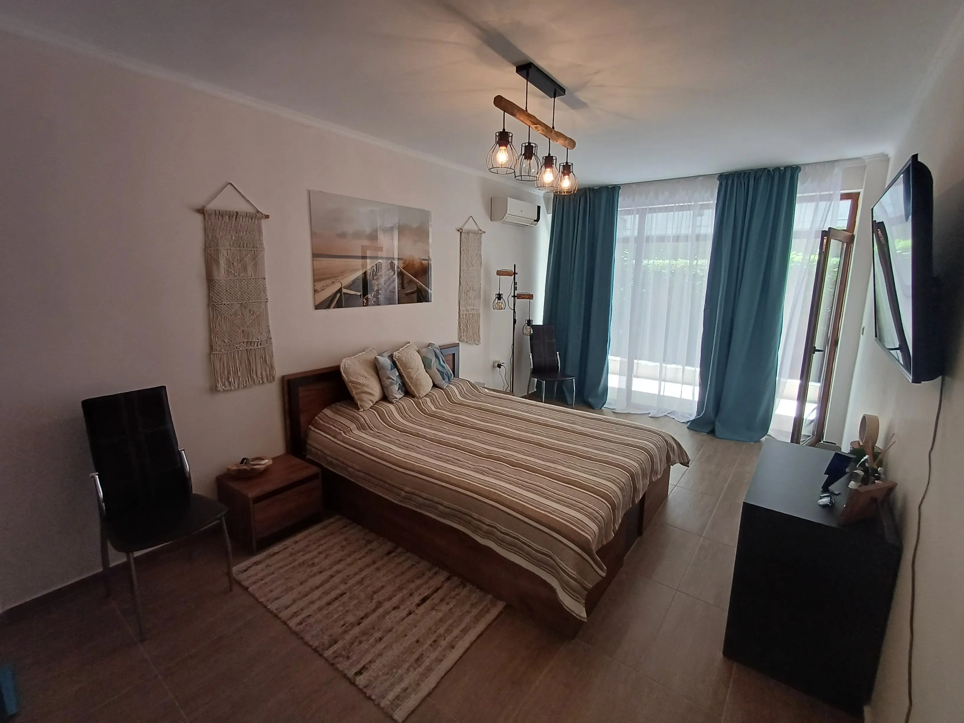 Трехкомнатная квартира в комплексе Sun Wave