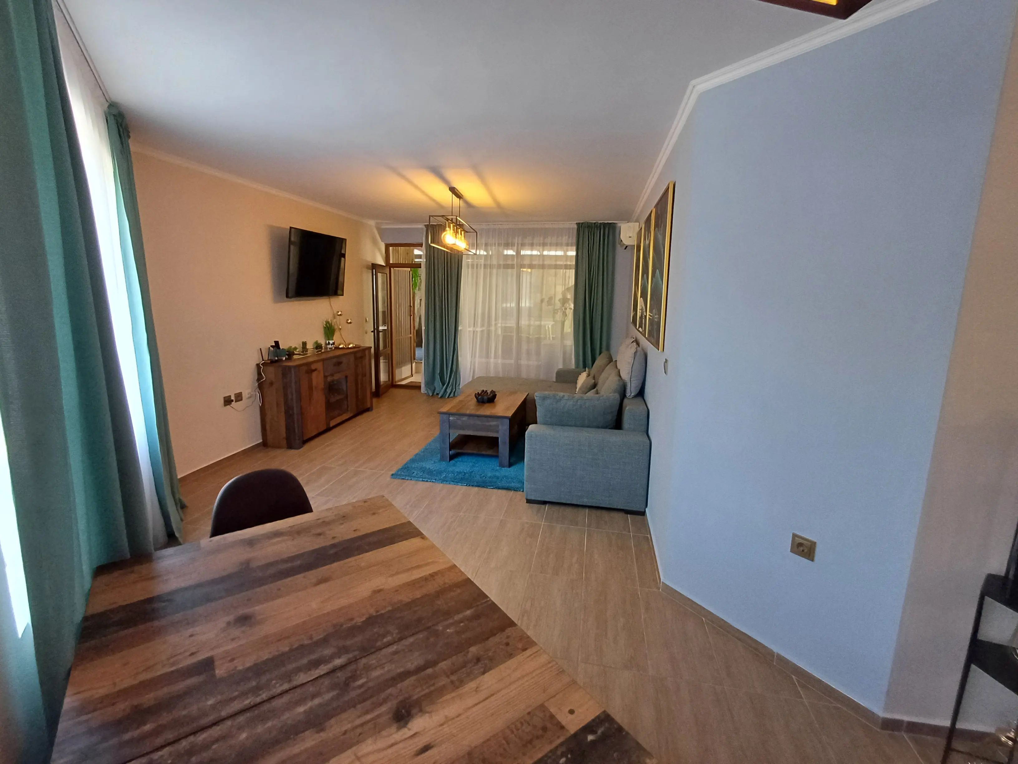 Трехкомнатная квартира в комплексе Sun Wave