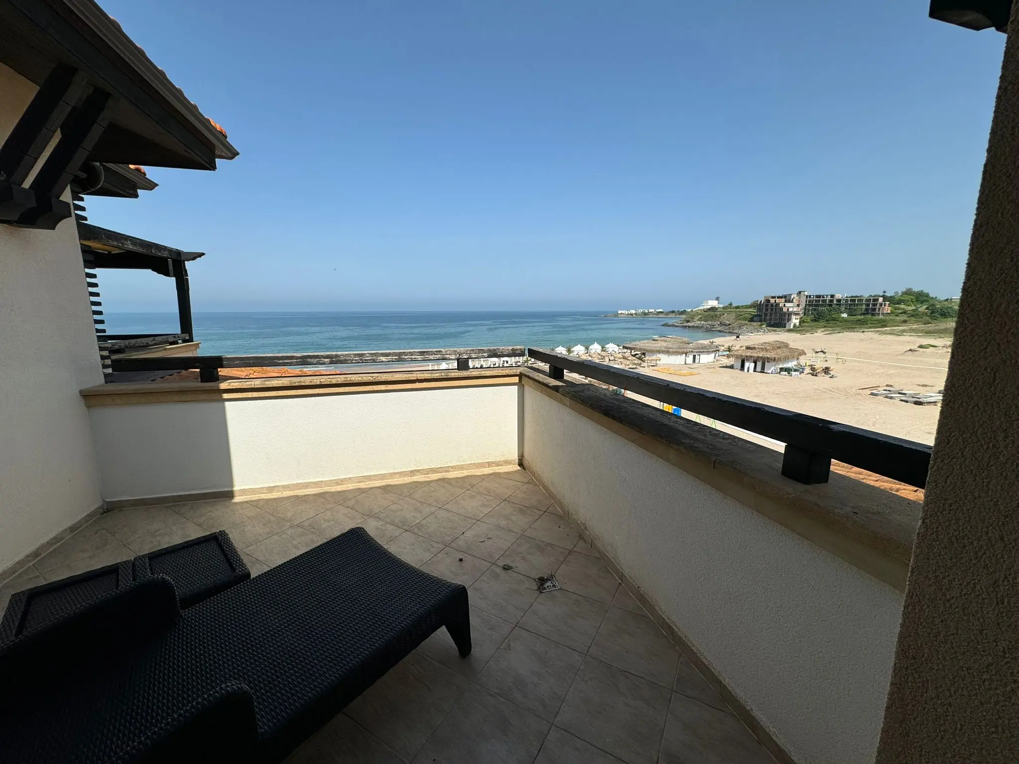 Апартамент с шестью комнатами в комплексе Oasis Resort Lozenets