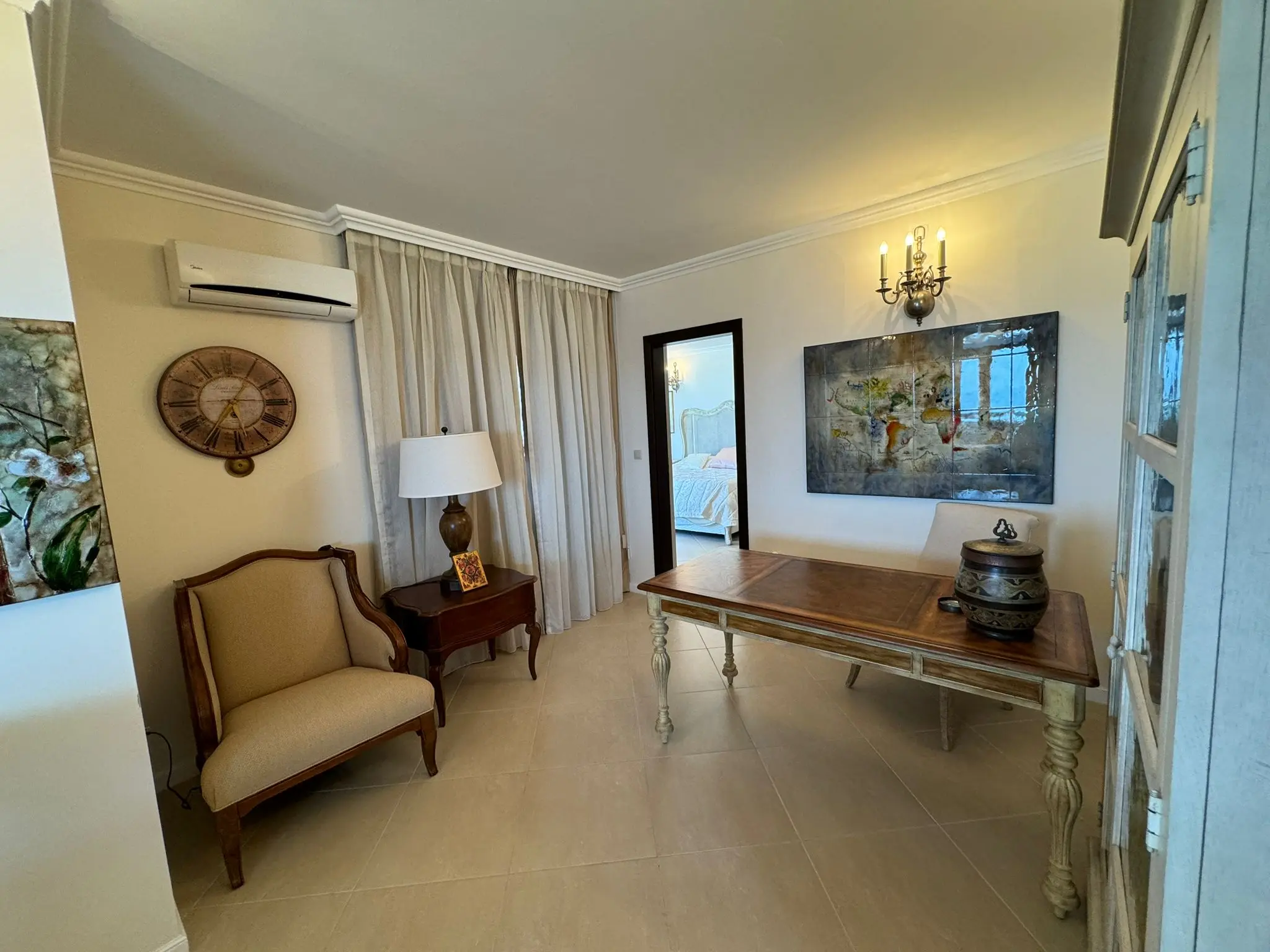 Апартамент с шестью комнатами в комплексе Oasis Resort Lozenets