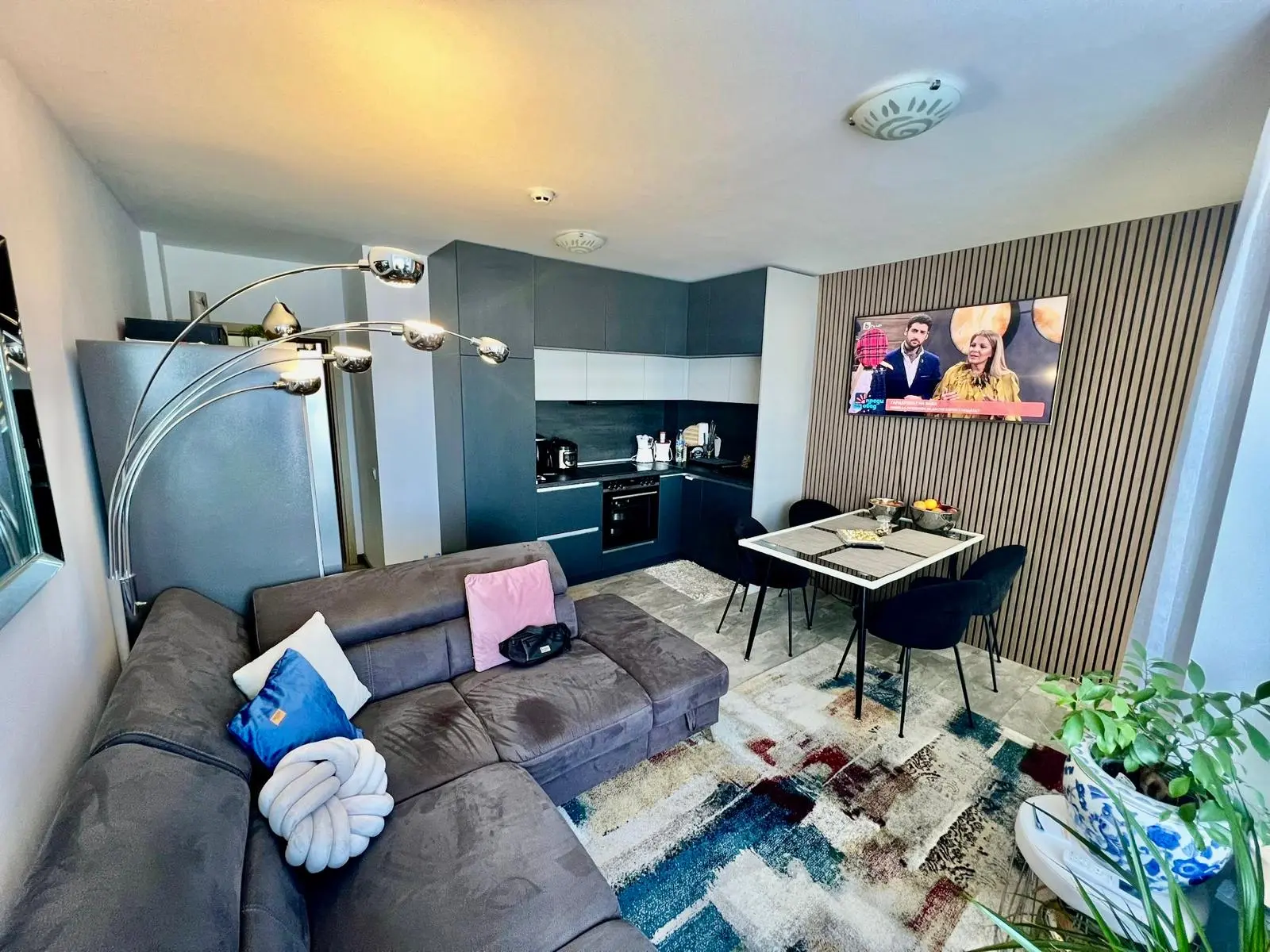 Трехкомнатная квартира в комплексе Rio Apartaments