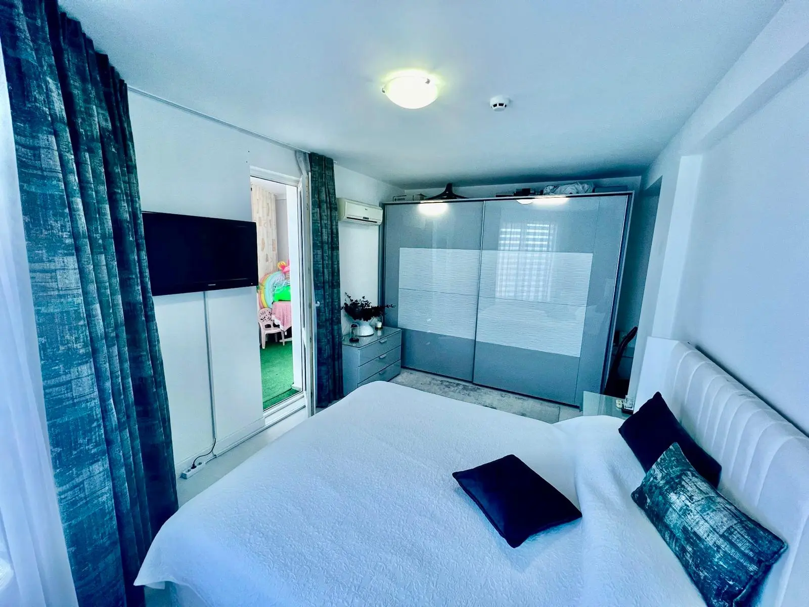 Трехкомнатная квартира в комплексе Rio Apartaments