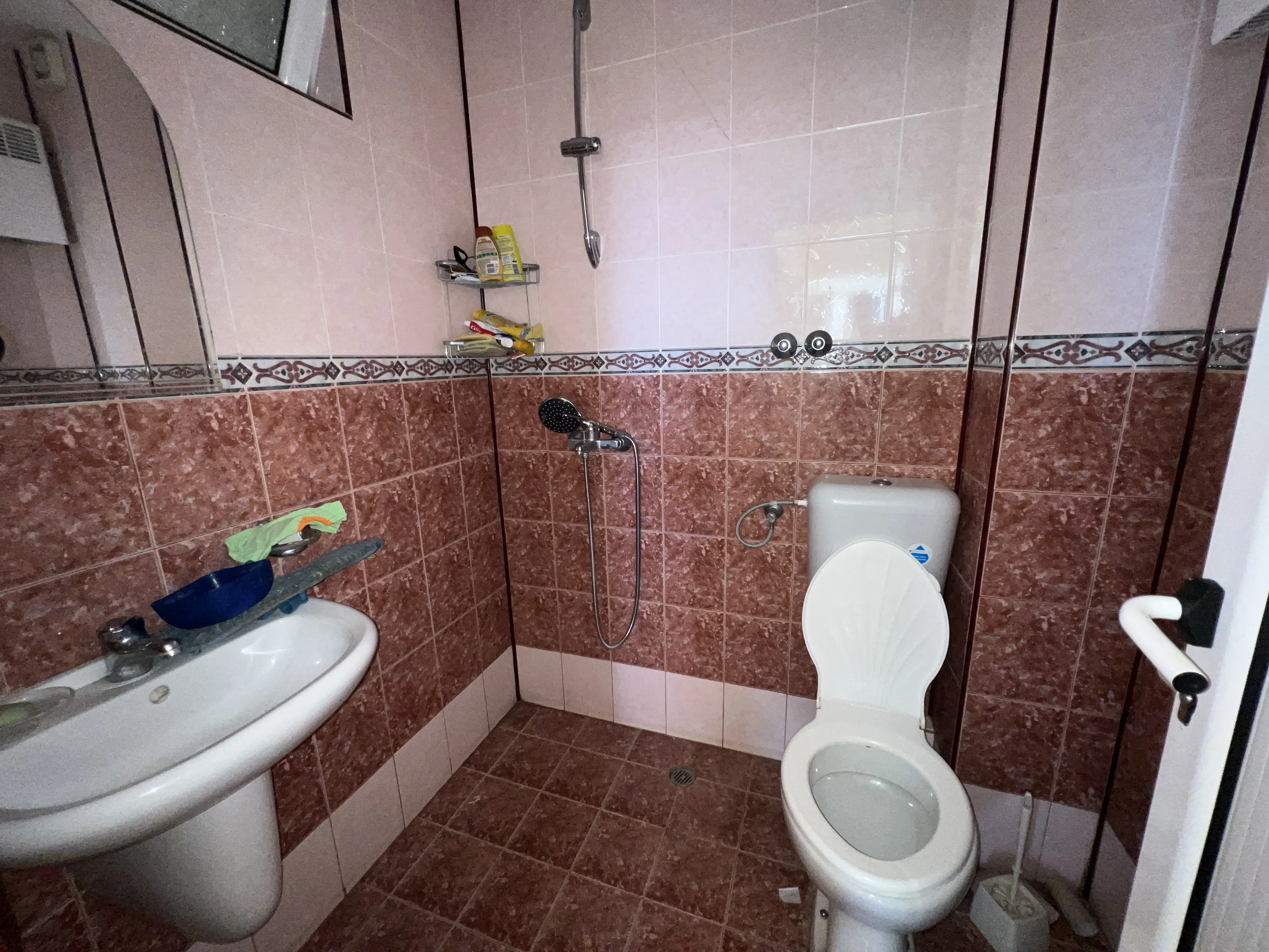 Двухэтажный дом в Святом Власе, Инцараки