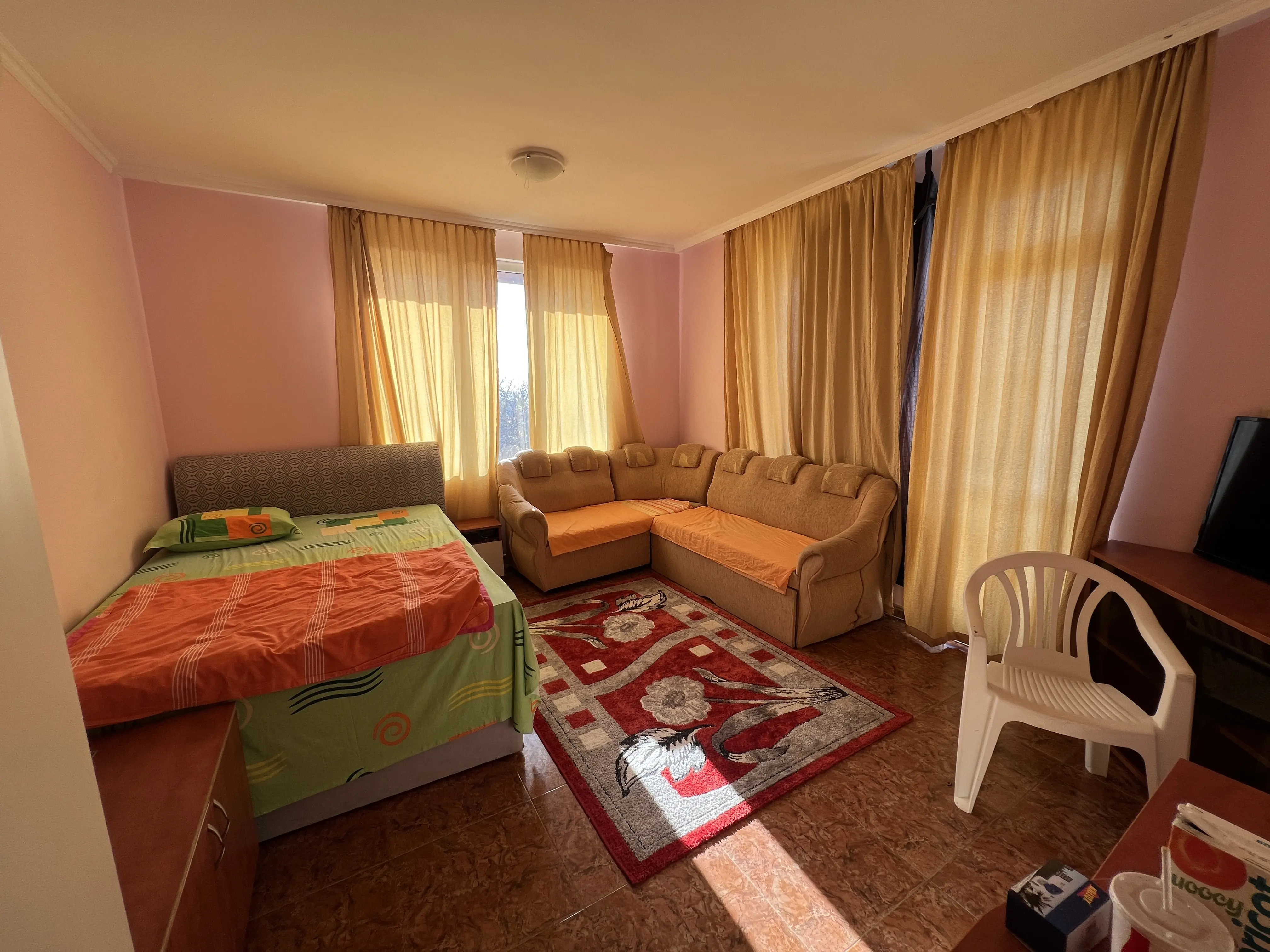 Двухэтажный дом в Святом Власе, Инцараки