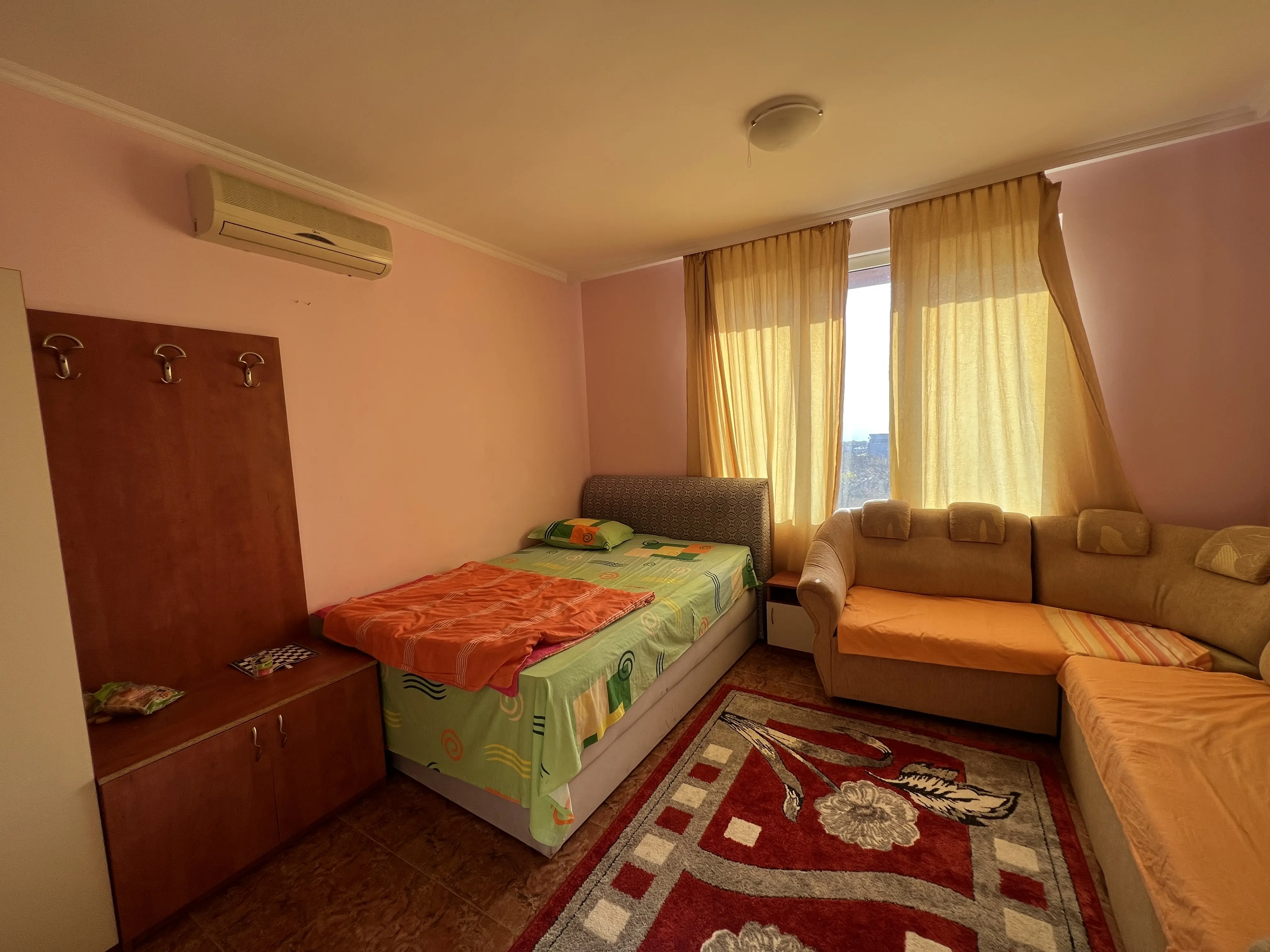 Двухэтажный дом в Святом Власе, Инцараки