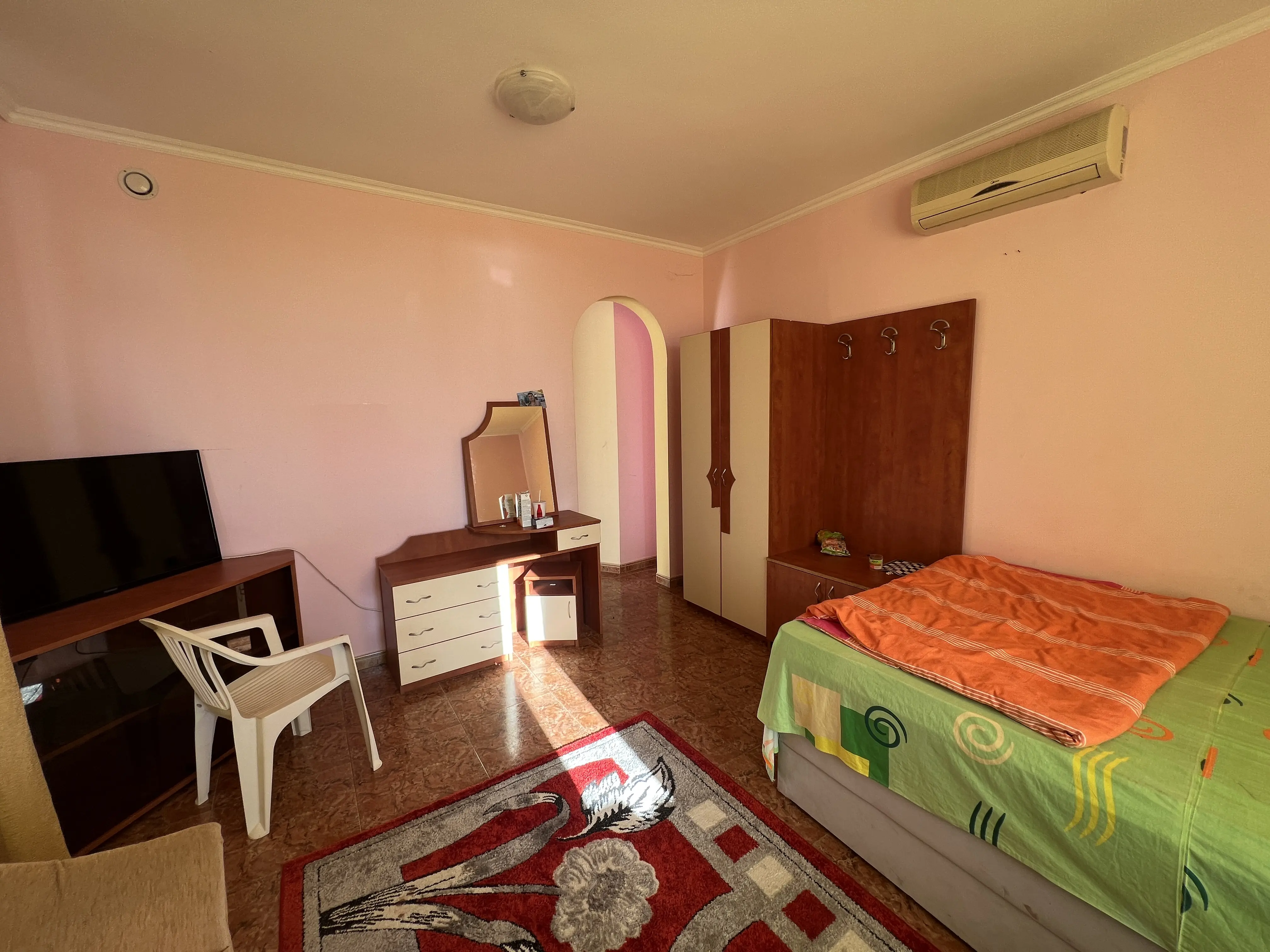 Двухэтажный дом в Святом Власе, Инцараки