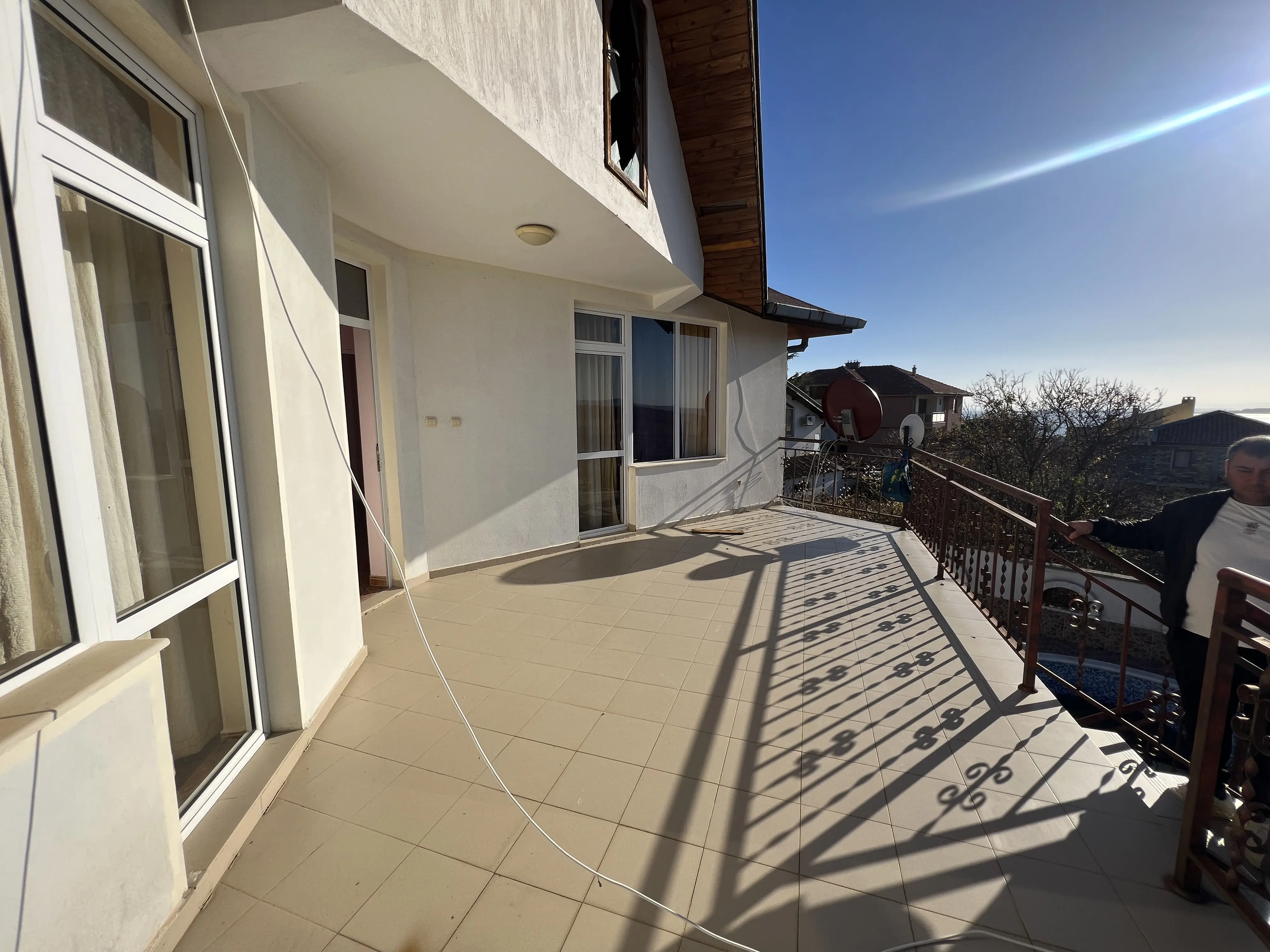 Двухэтажный дом в Святом Власе, Инцараки