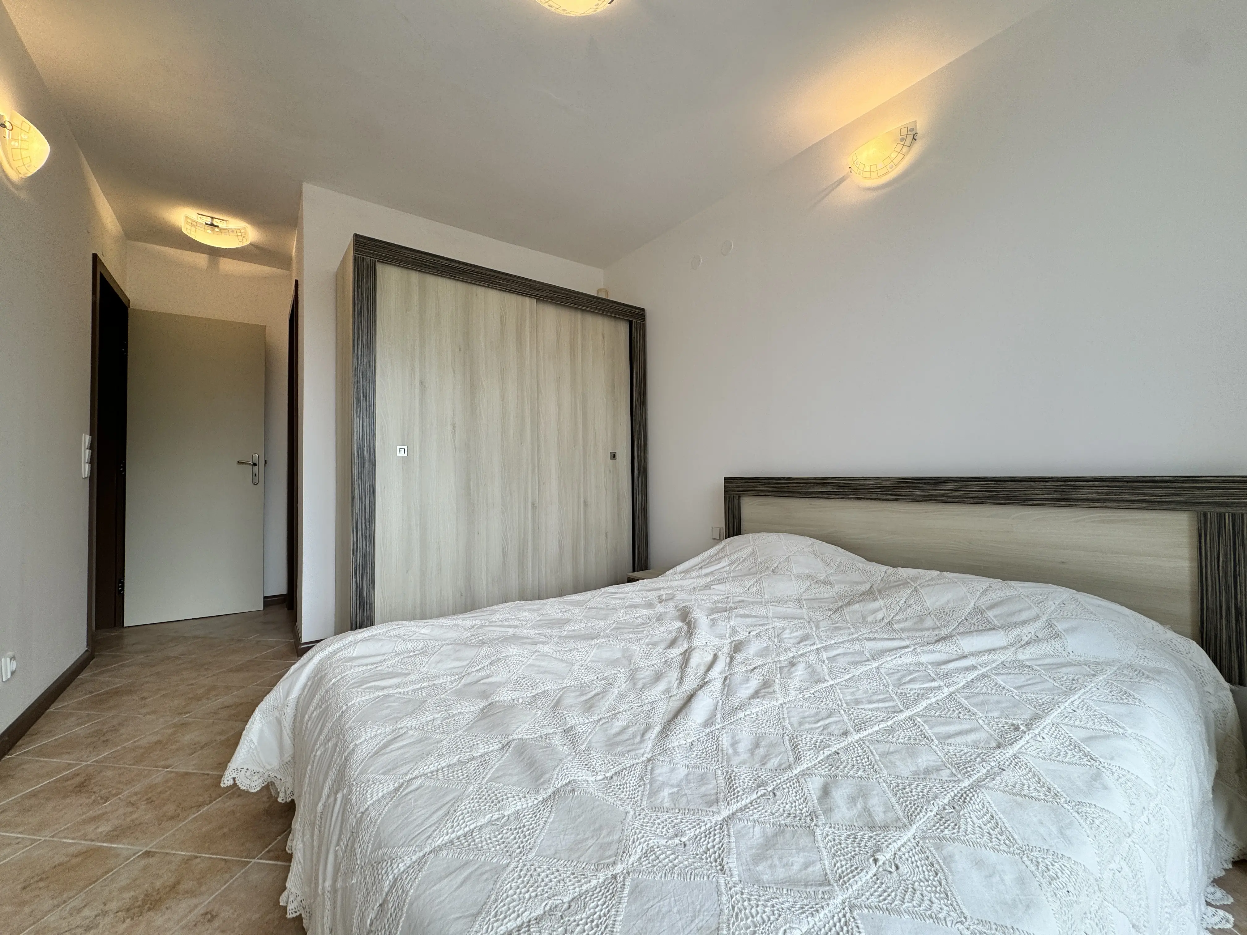 Трехкомнатная квартира в комплексе Oasis Resort Lozenets