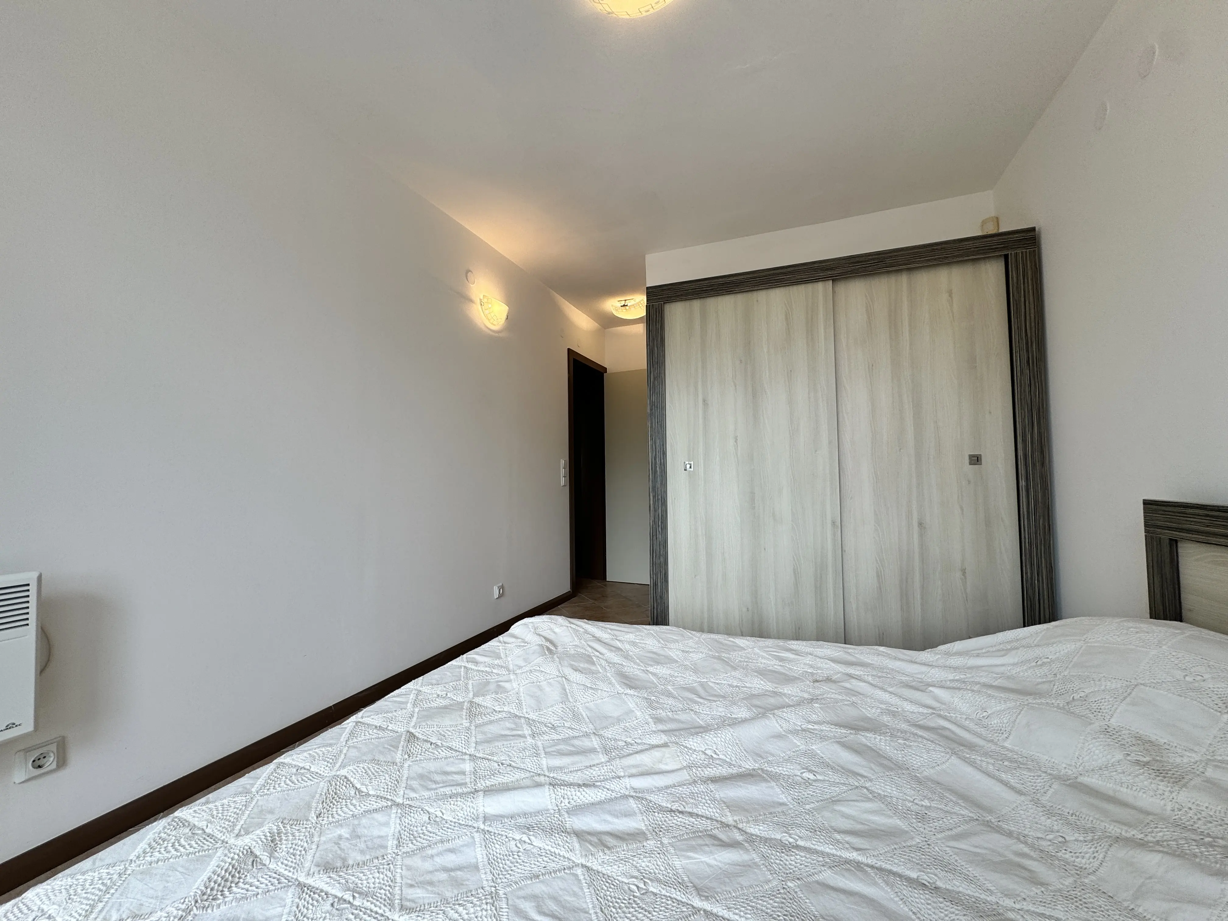 Трехкомнатная квартира в комплексе Oasis Resort Lozenets