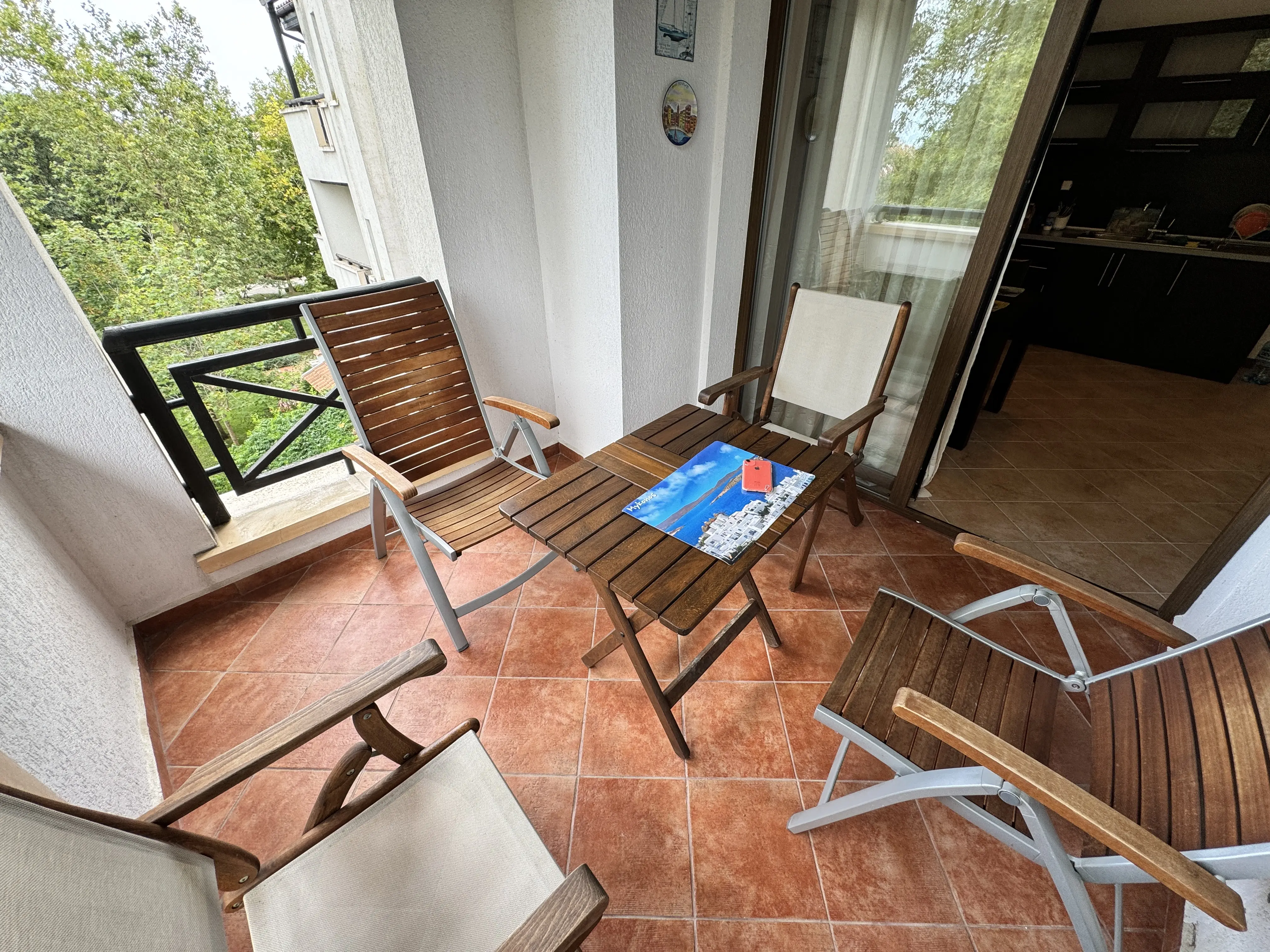 Трехкомнатная квартира в комплексе Oasis Resort Lozenets