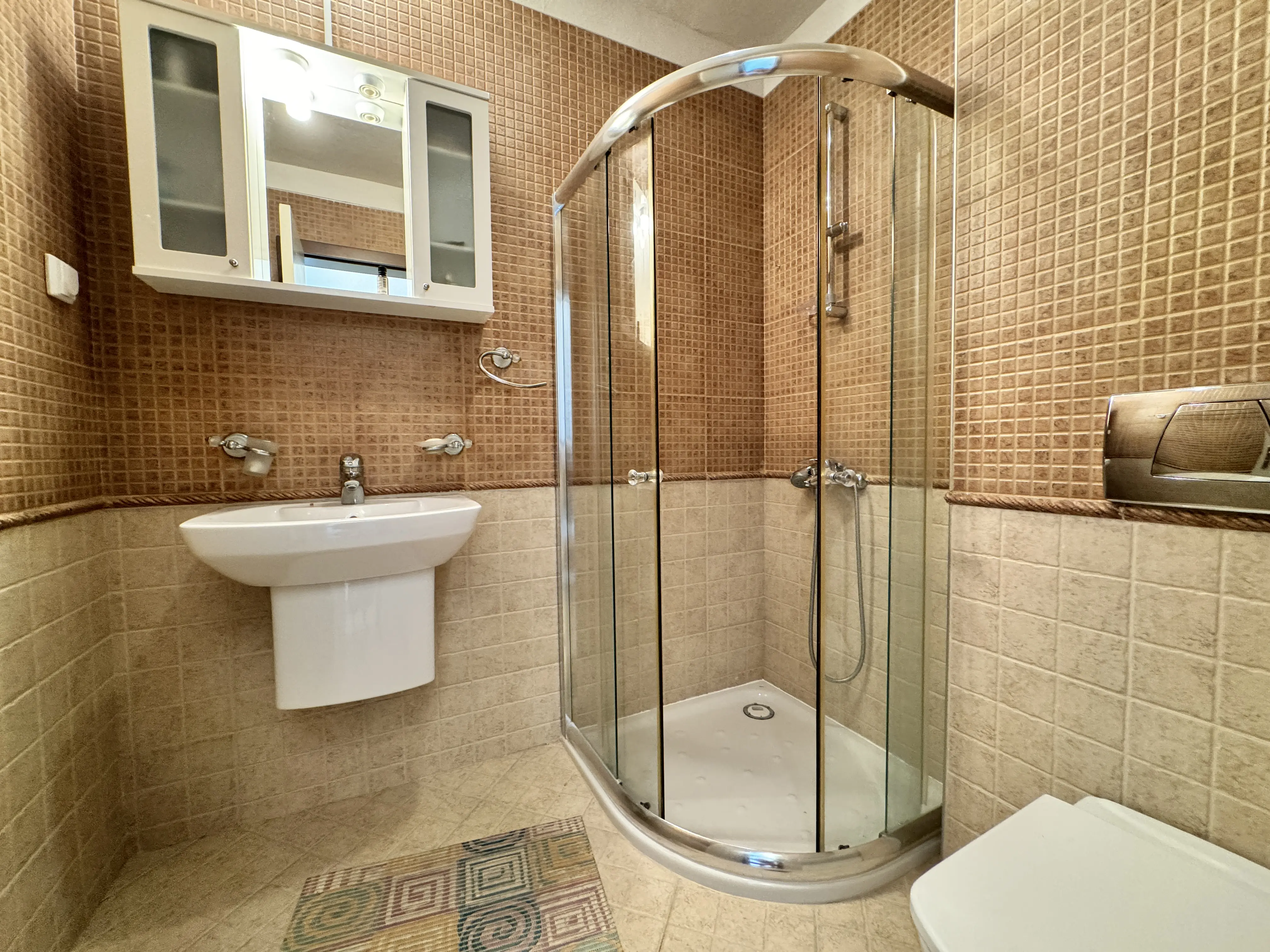 Трехкомнатная квартира в комплексе Oasis Resort Lozenets