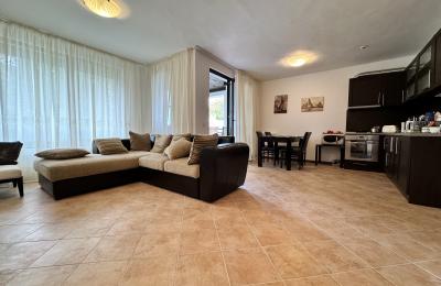 Трехкомнатная квартира в комплексе Oasis Resort Lozenets