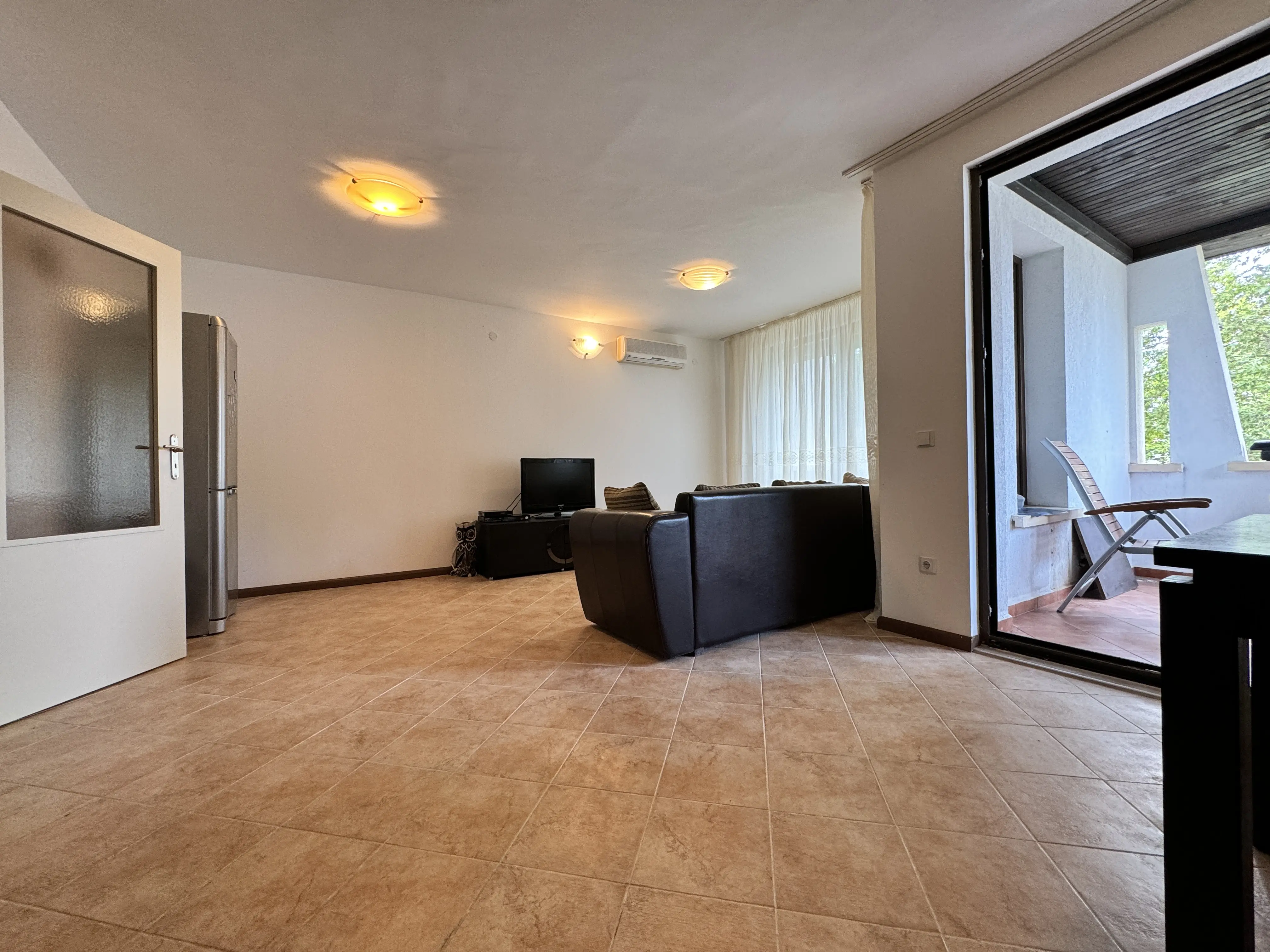 Трехкомнатная квартира в комплексе Oasis Resort Lozenets