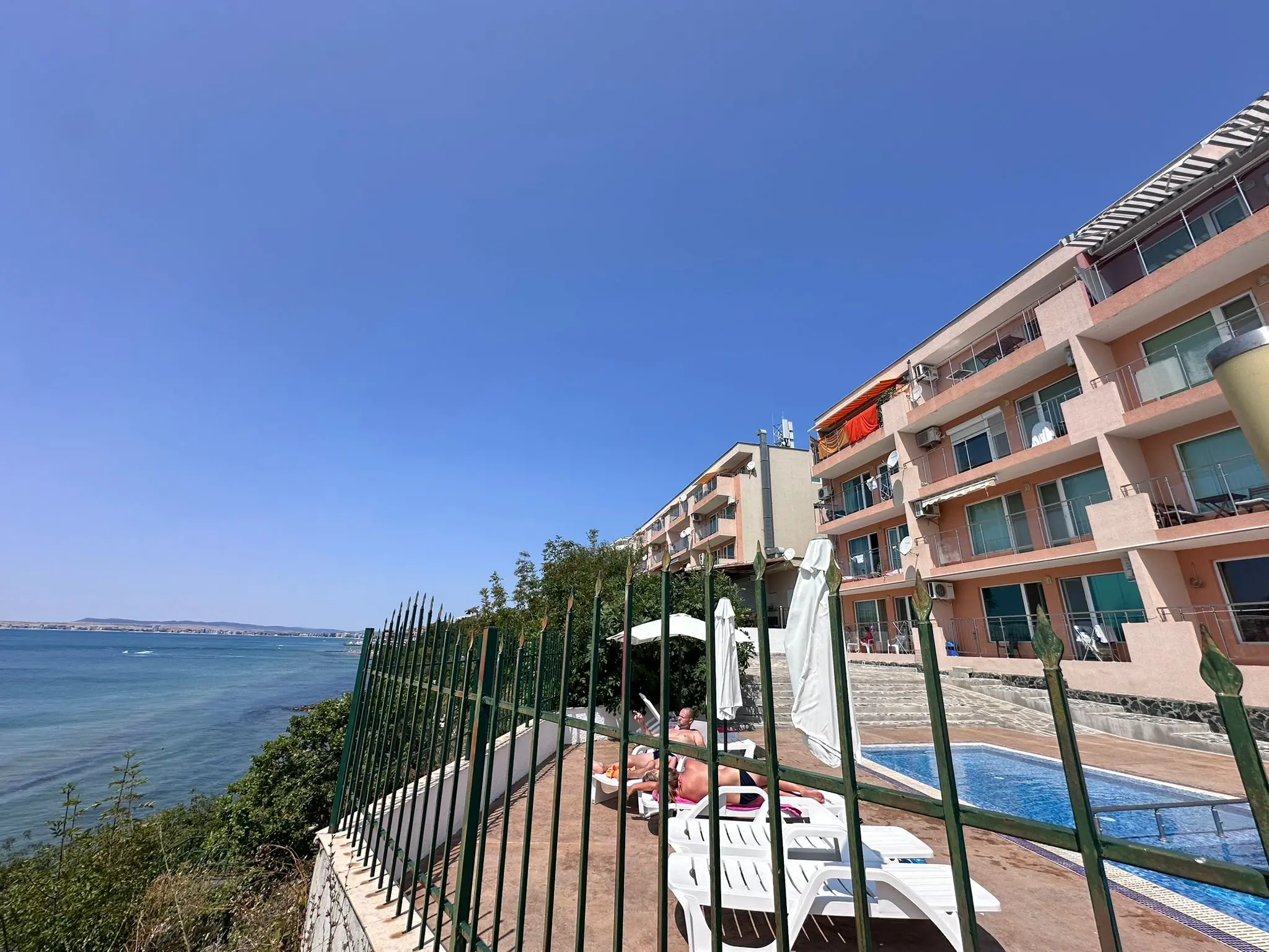 Двухкомнатная квартира в комплексе Coral Beach