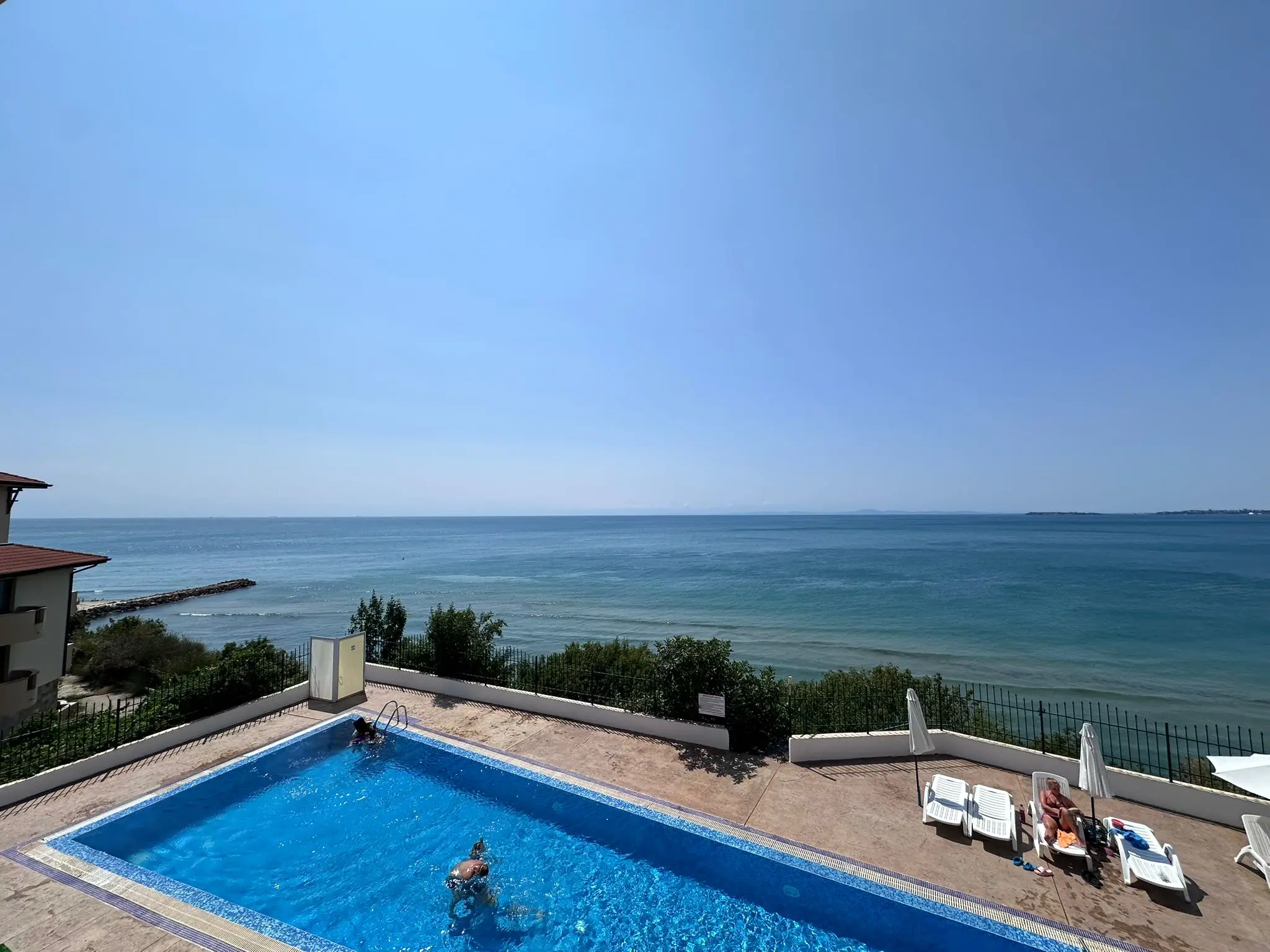 Двухкомнатная квартира в комплексе Coral Beach