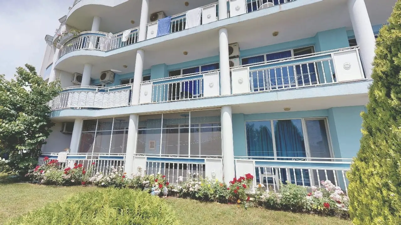 Трехкомнатная квартира в комплексе Rio Apartaments