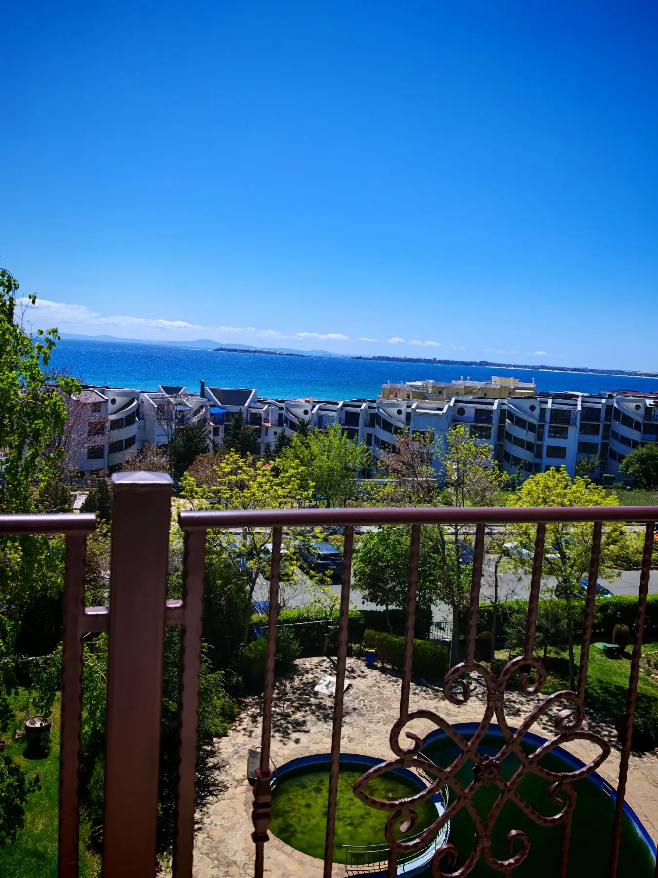 Трехкомнатная квартира в комплексе Dolphin