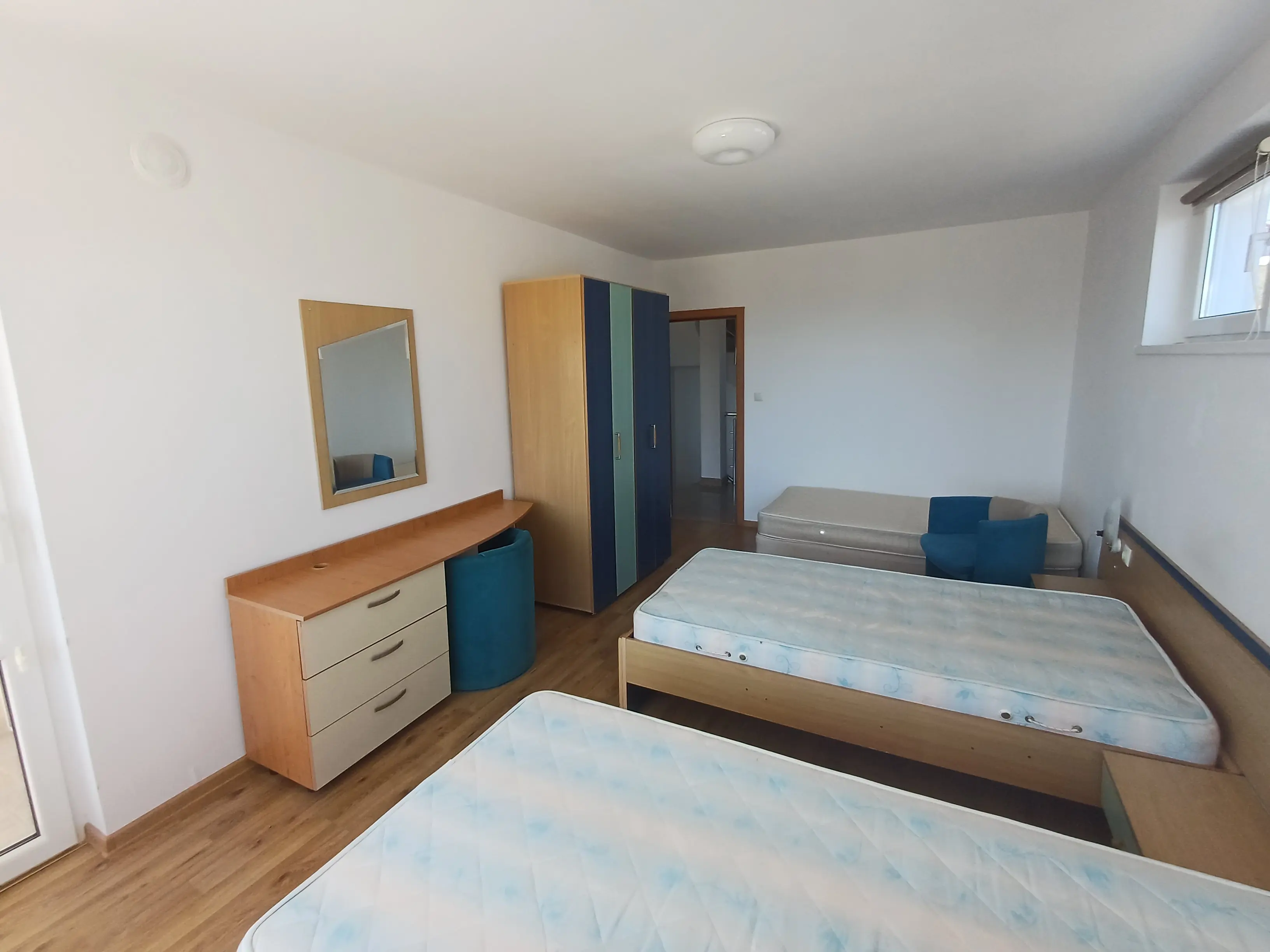 Трехэтажный дом в Солнечном Береге