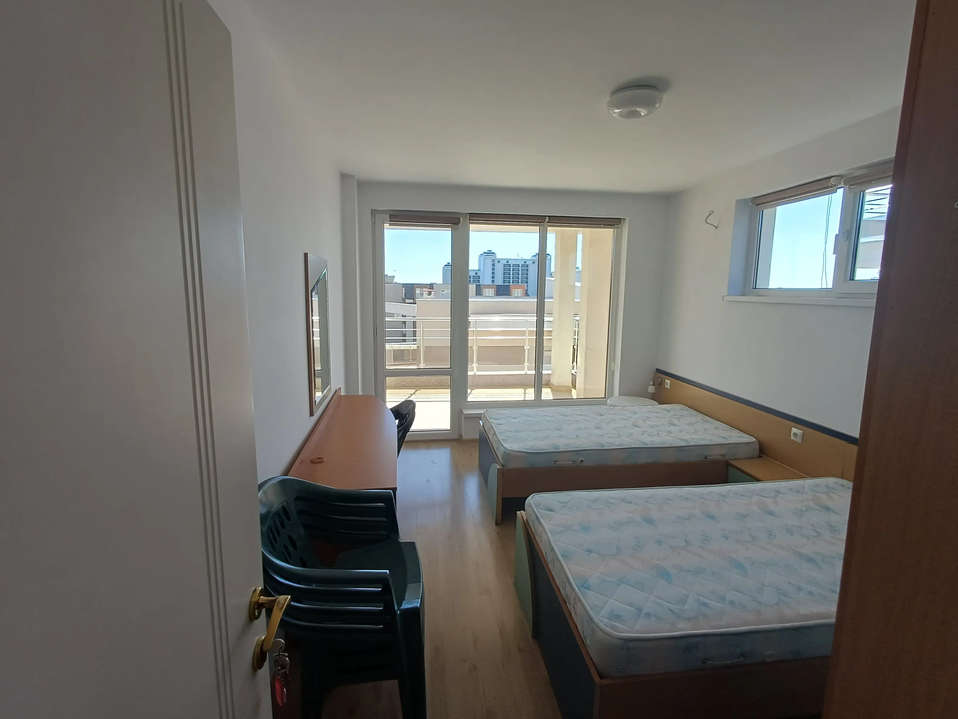 Трехэтажный дом в Солнечном Береге