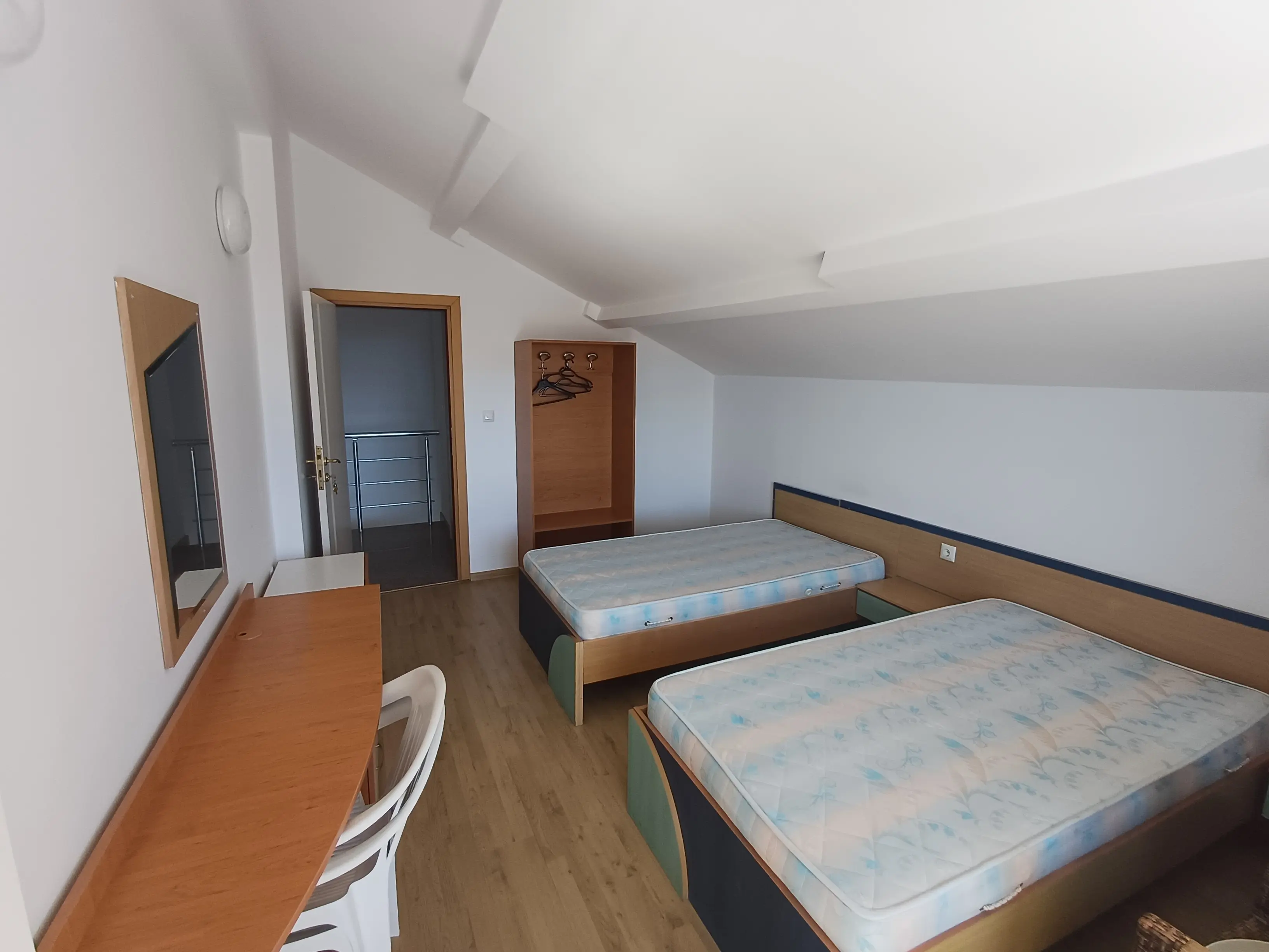 Трехэтажный дом в Солнечном Береге