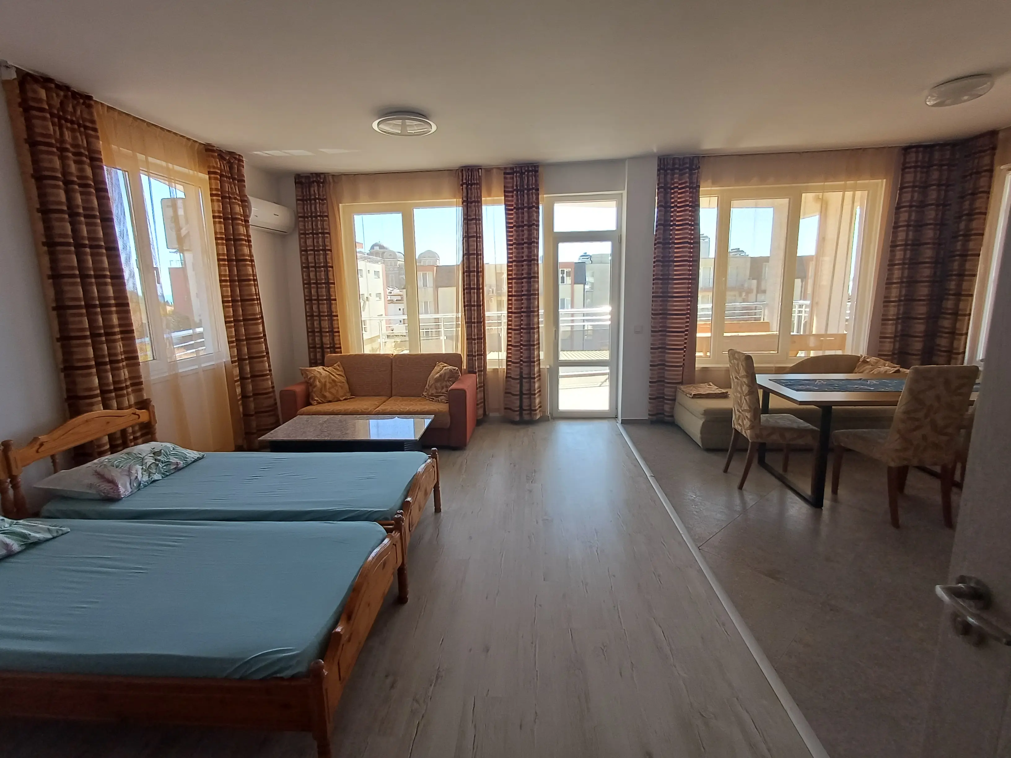 Двухэтажный дом в Солнечном Береге