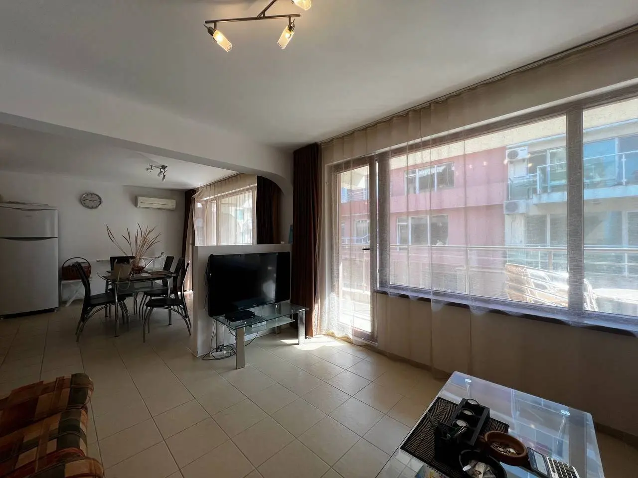 Двухкомнатная квартира в жилом доме, Поморие