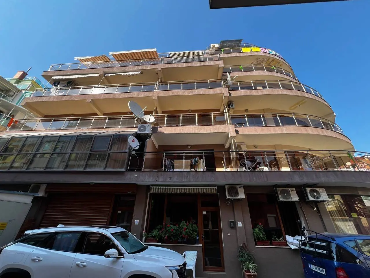 Двухкомнатная квартира в жилом доме, Поморие