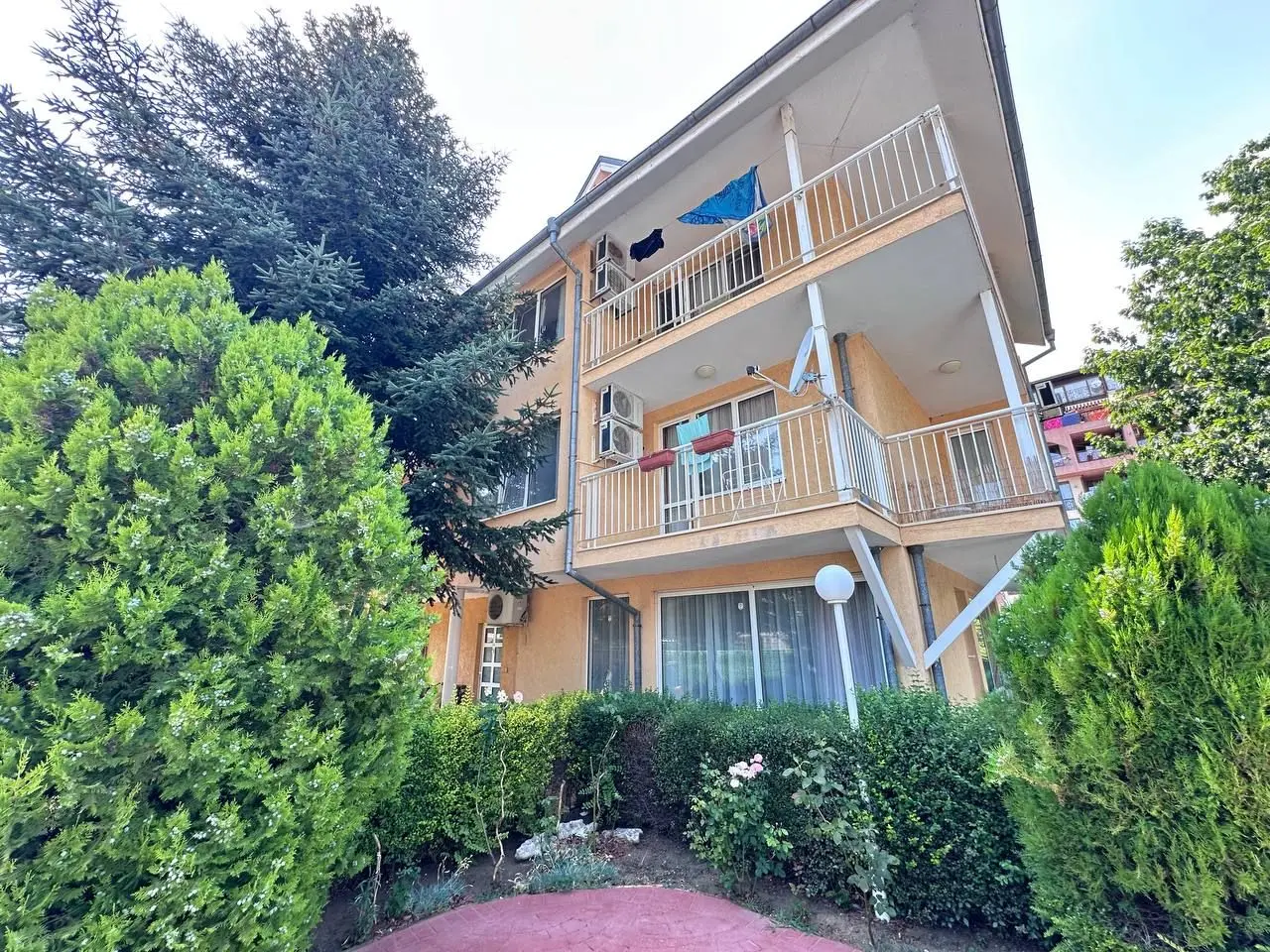 Трехкомнатная квартира в комплексе Robinson Garden