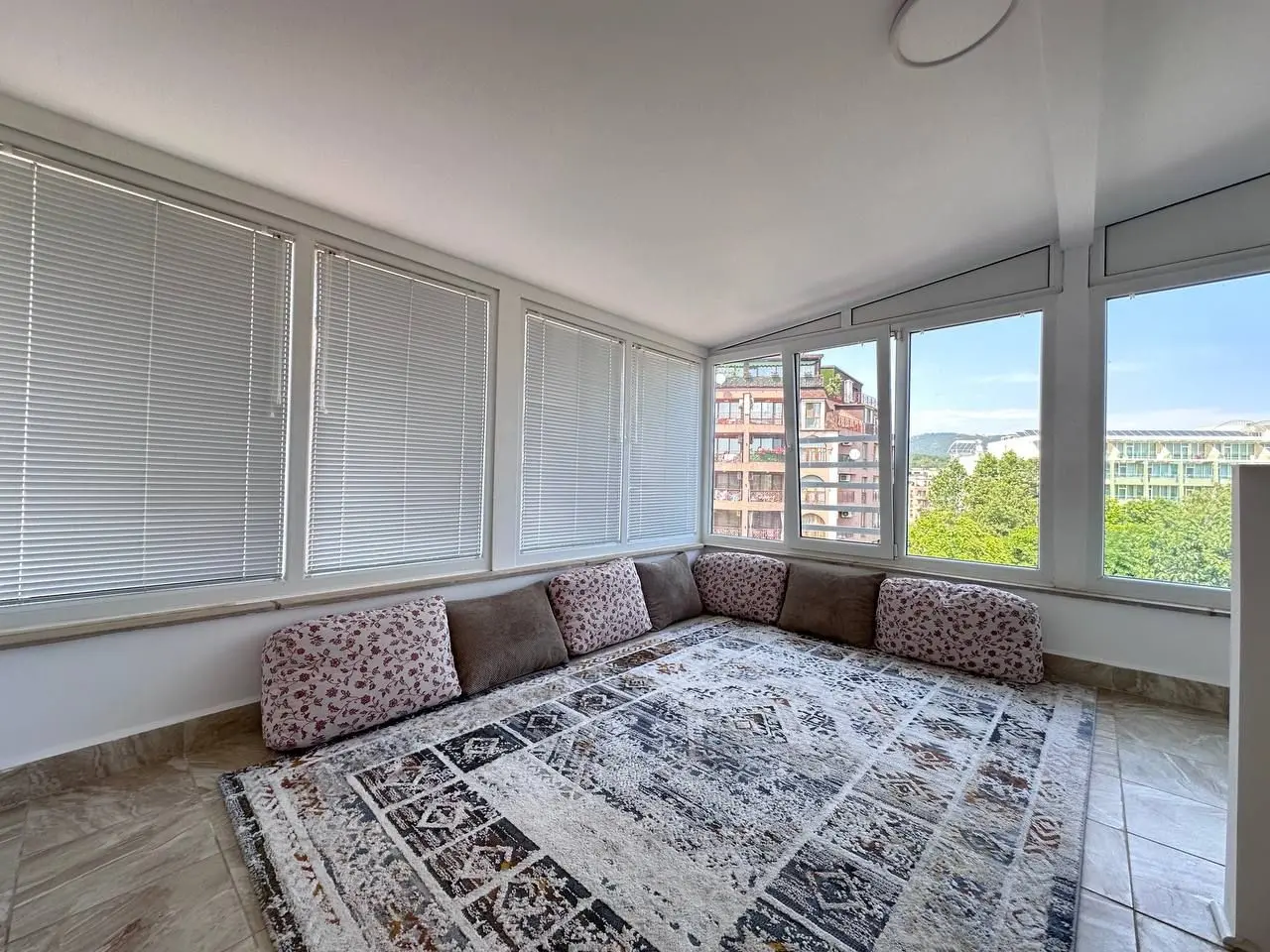 Трехкомнатная квартира в комплексе Robinson Garden