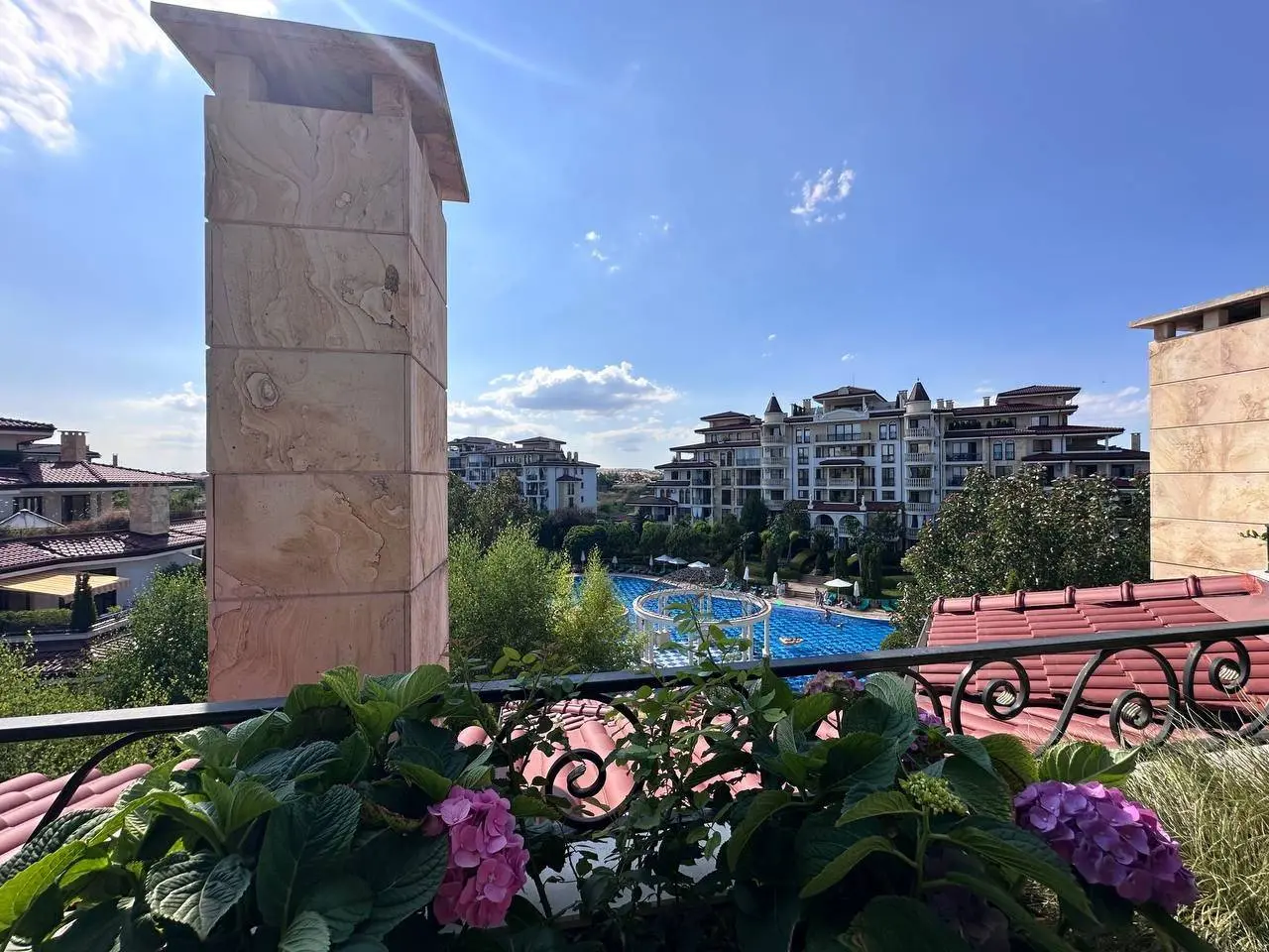 Трехкомнатная квартира в комплексе Poseidon