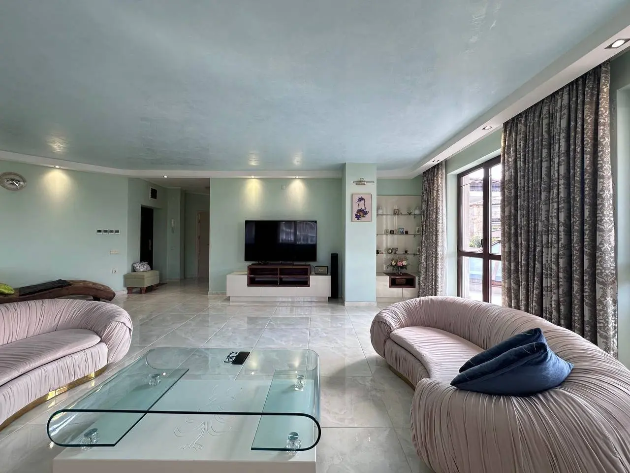 Трехкомнатная квартира в комплексе Poseidon