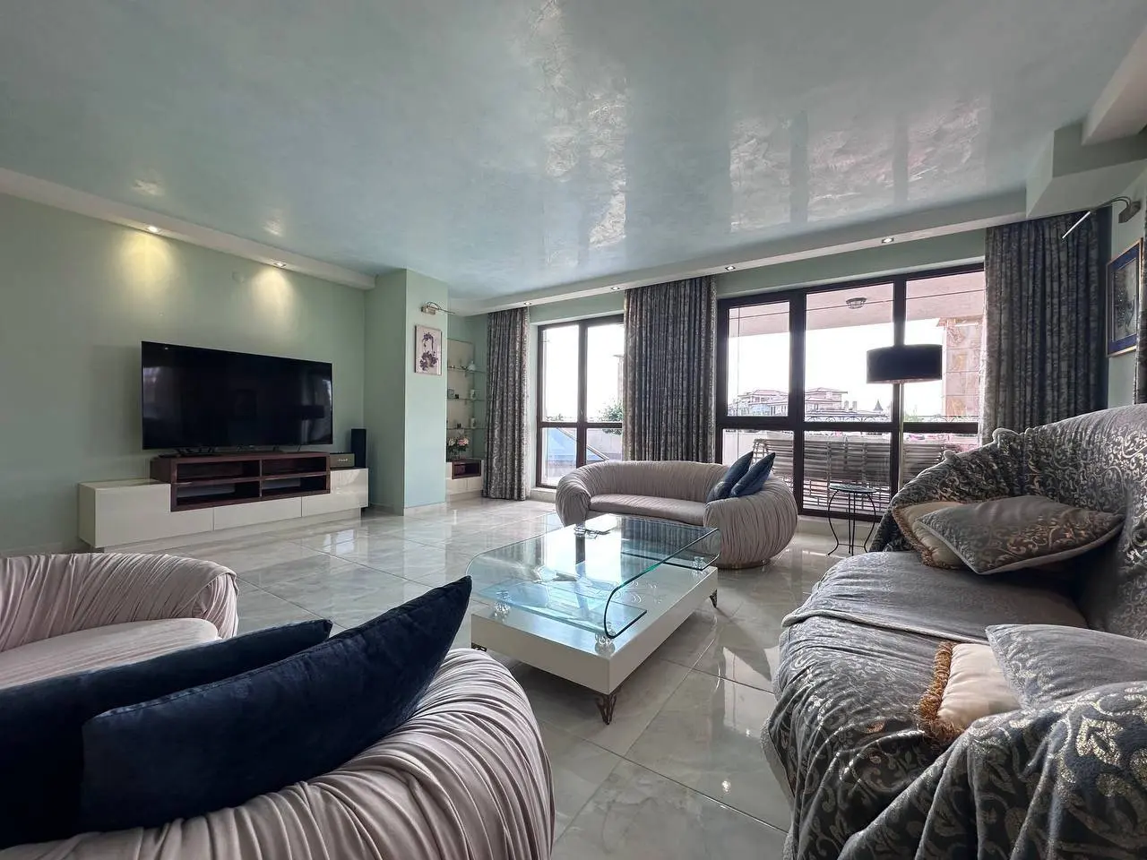 Трехкомнатная квартира в комплексе Poseidon