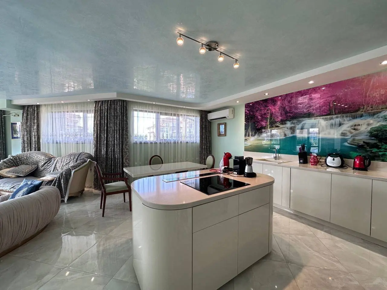 Трехкомнатная квартира в комплексе Poseidon