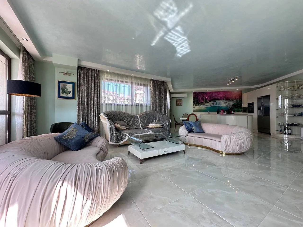 Трехкомнатная квартира в комплексе Poseidon