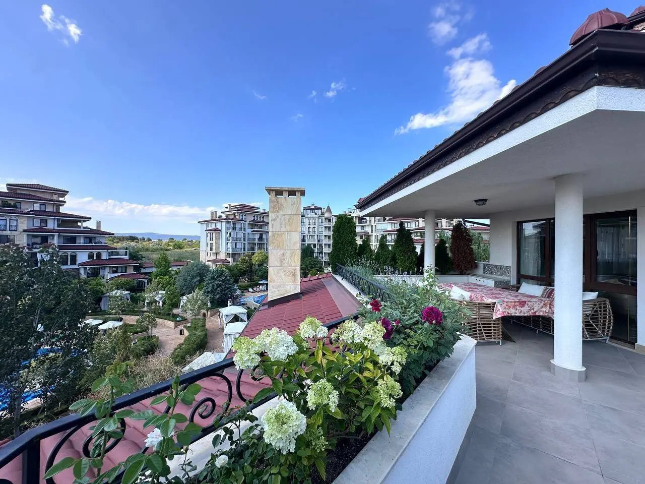 Трехкомнатная квартира в комплексе Poseidon