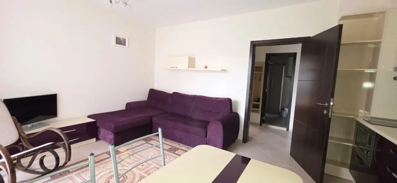 Двустаен апартамент в Cascadas 6 — 50 м² с покрит балкон