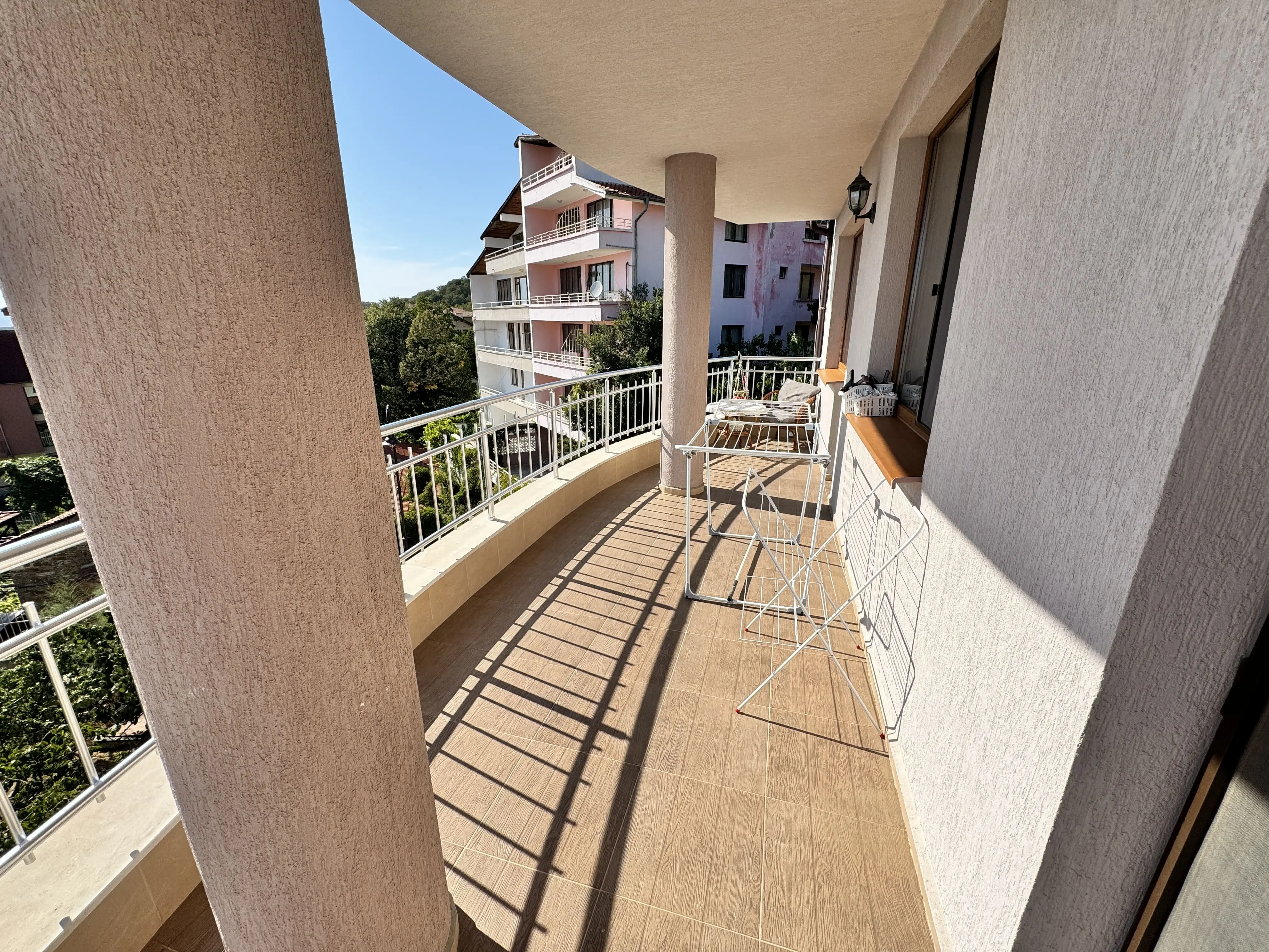 Трехэтажный дом в Святом Власе