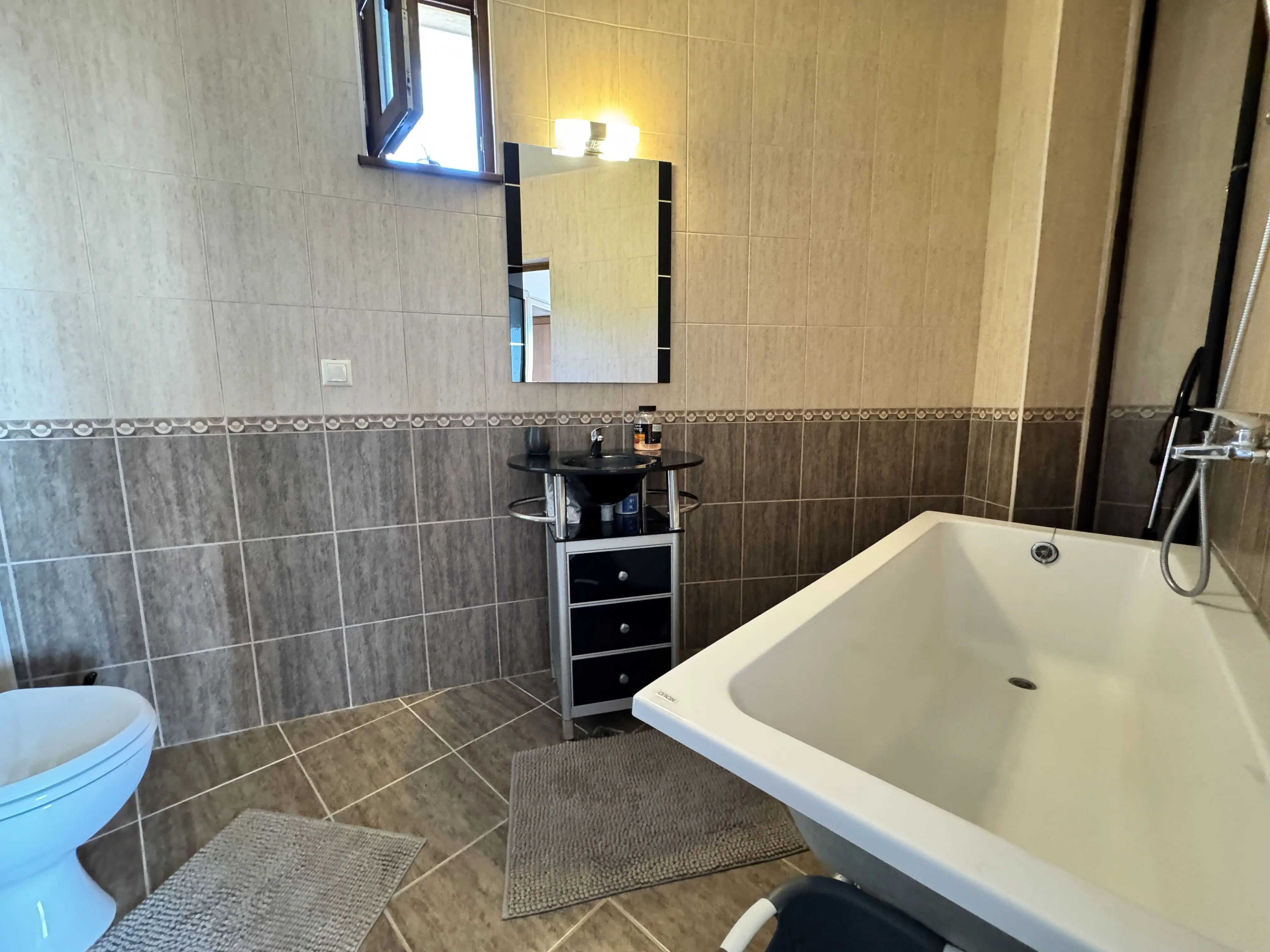 Трехэтажный дом в Святом Власе