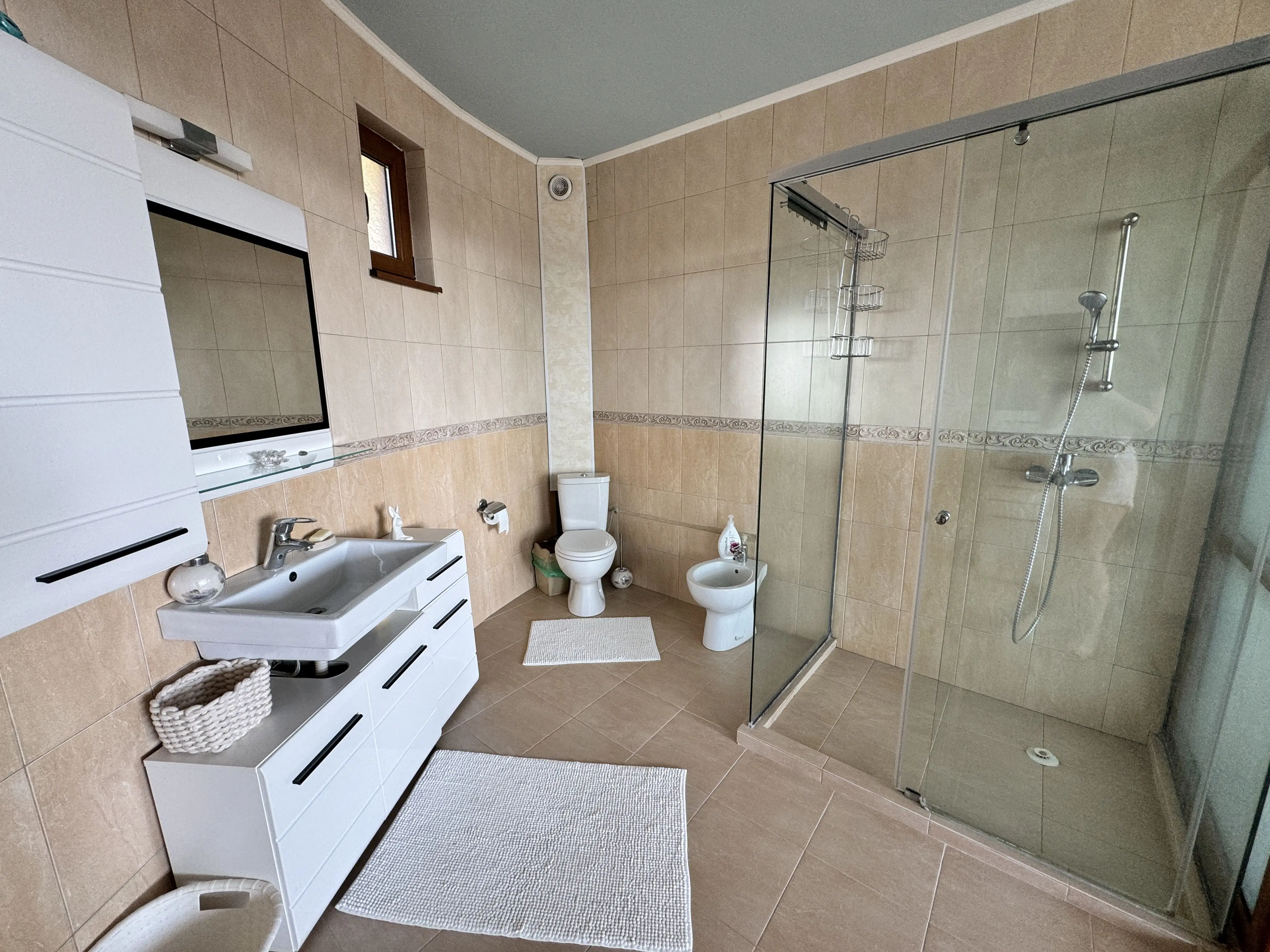 Трехэтажный дом в Святом Власе