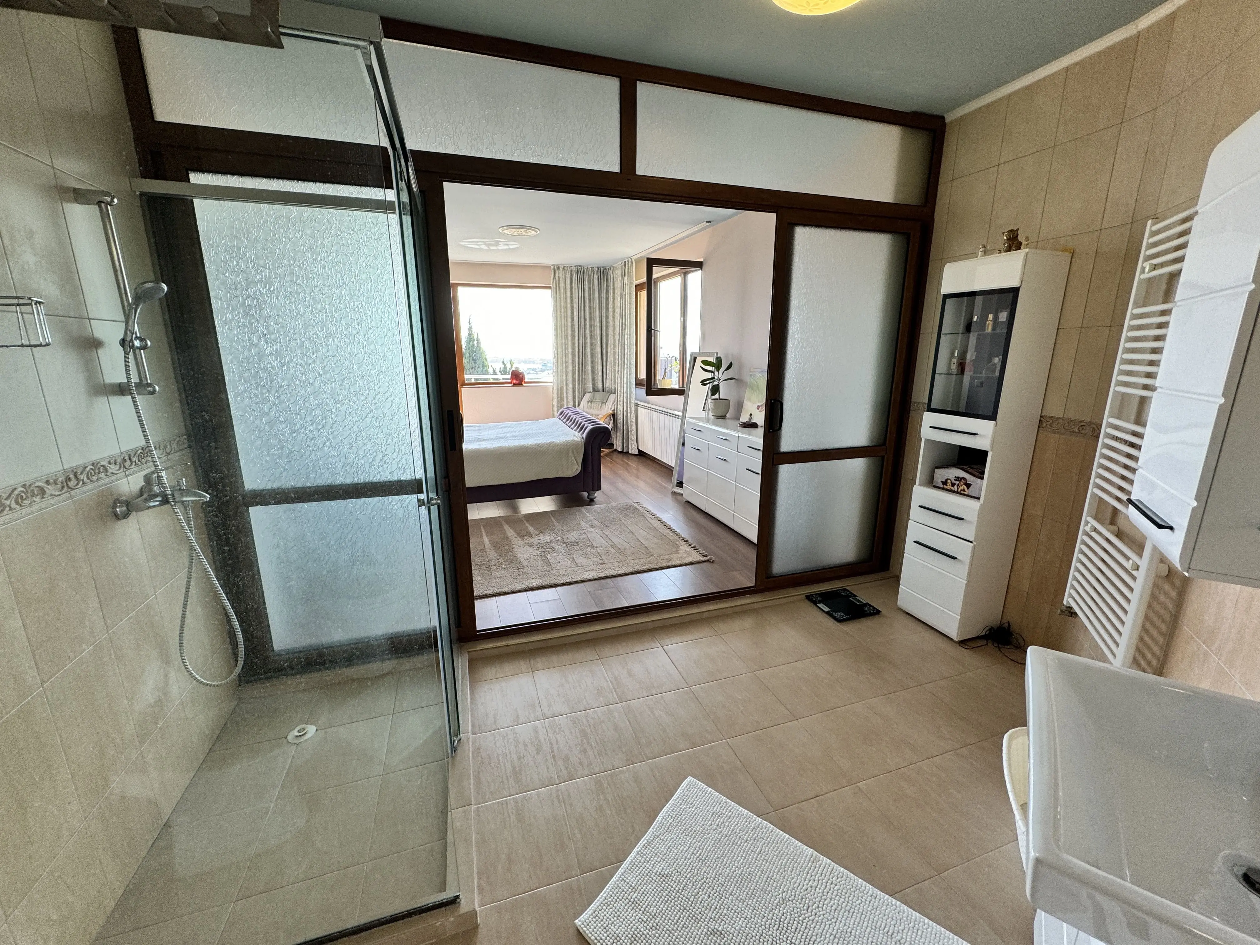 Трехэтажный дом в Святом Власе