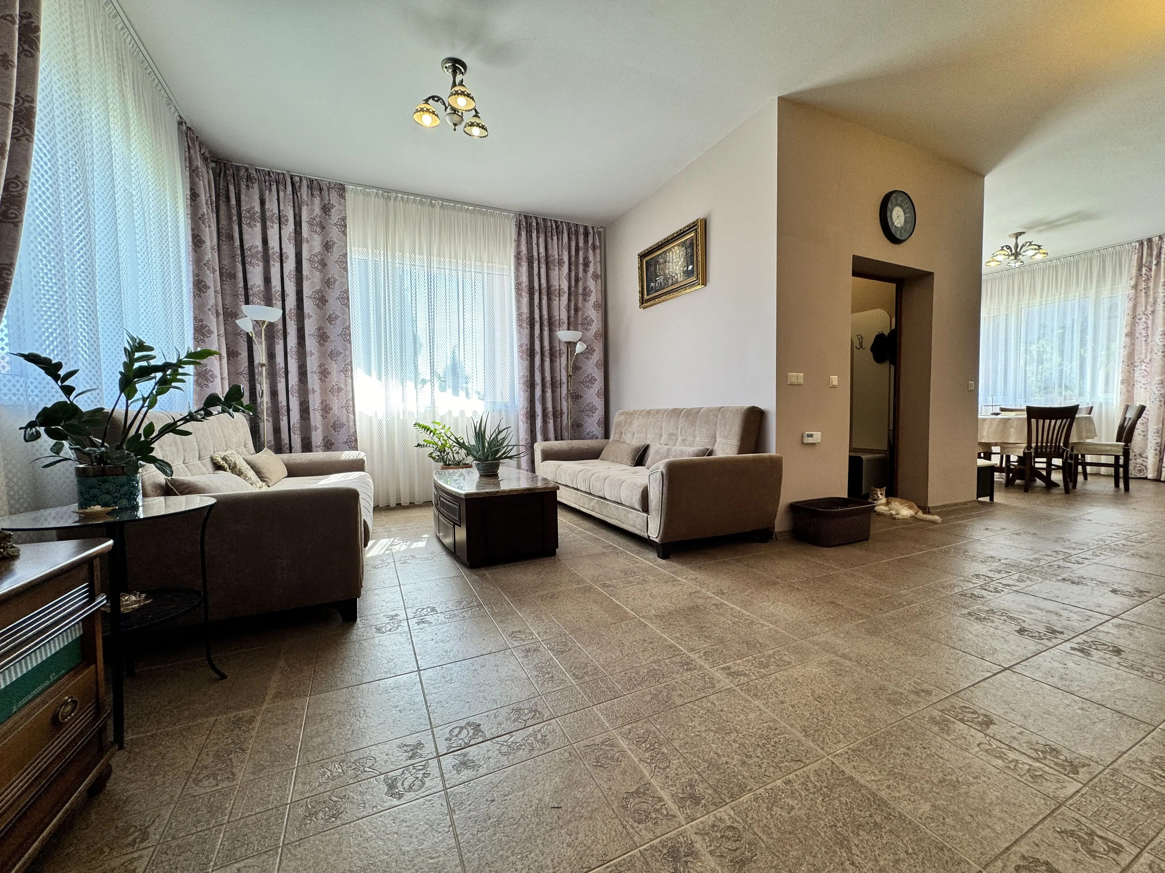 Трехэтажный дом в Святом Власе