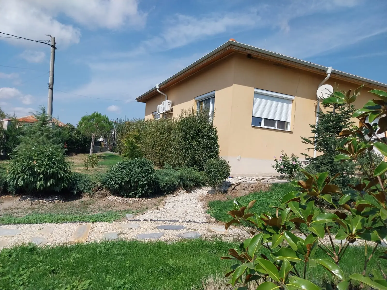 Одноэтажный дом в районе Рудник, Бургас