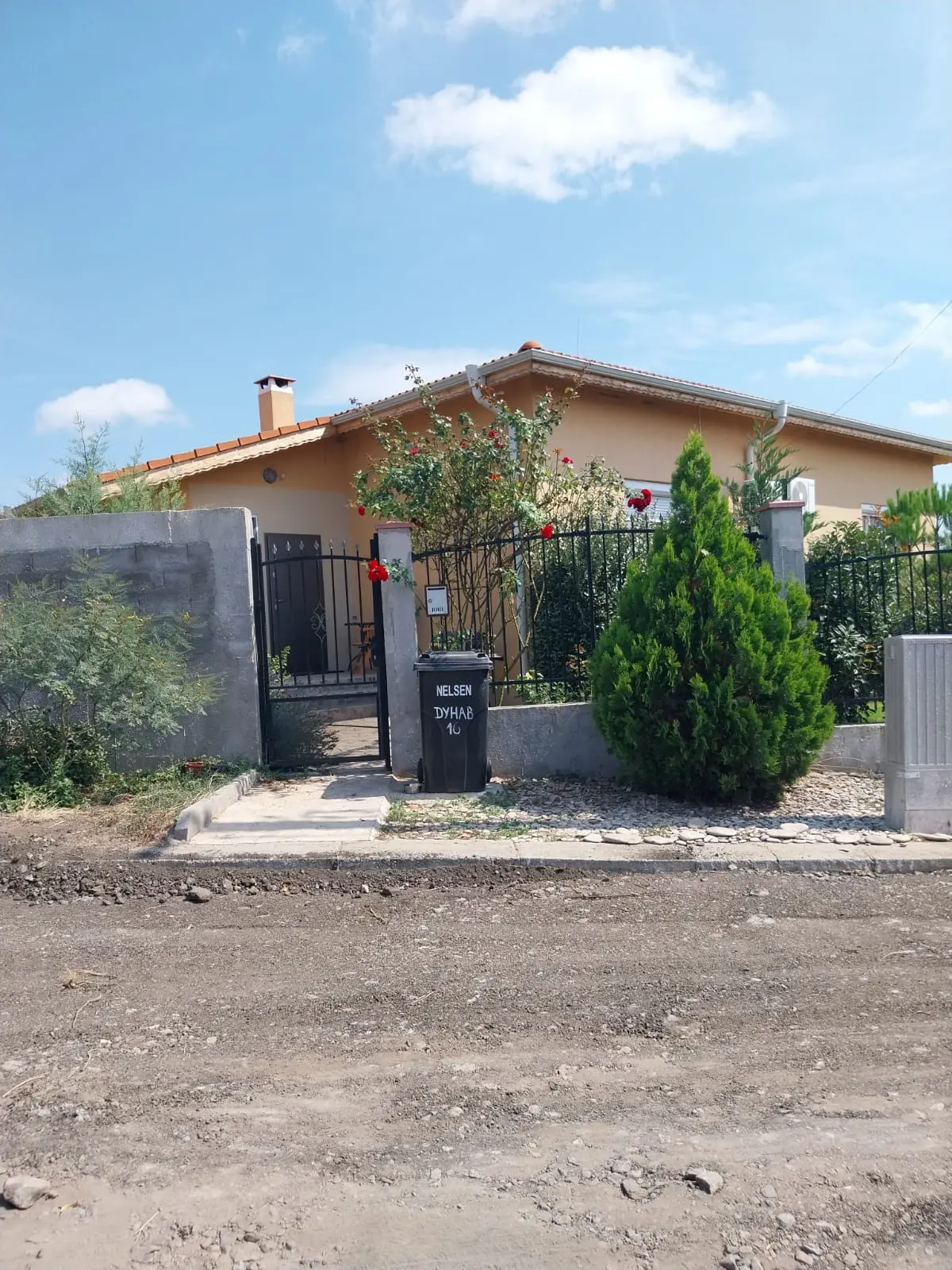 Одноэтажный дом в районе Рудник, Бургас