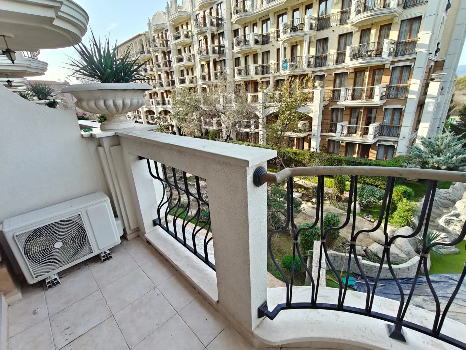 Студия в комплексе Harmony Suites 8