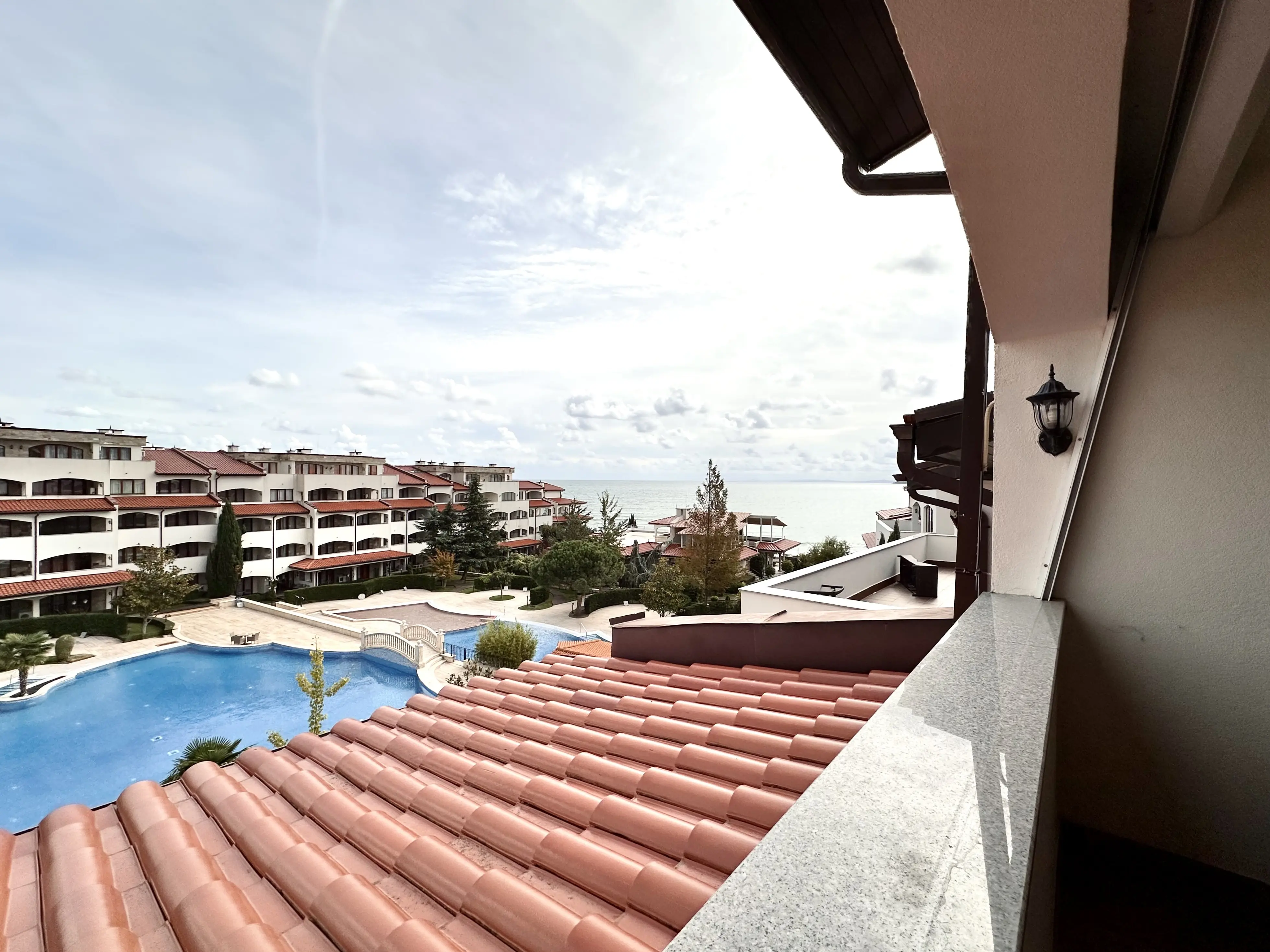 Трехкомнатная квартира в комплексе Casa Real