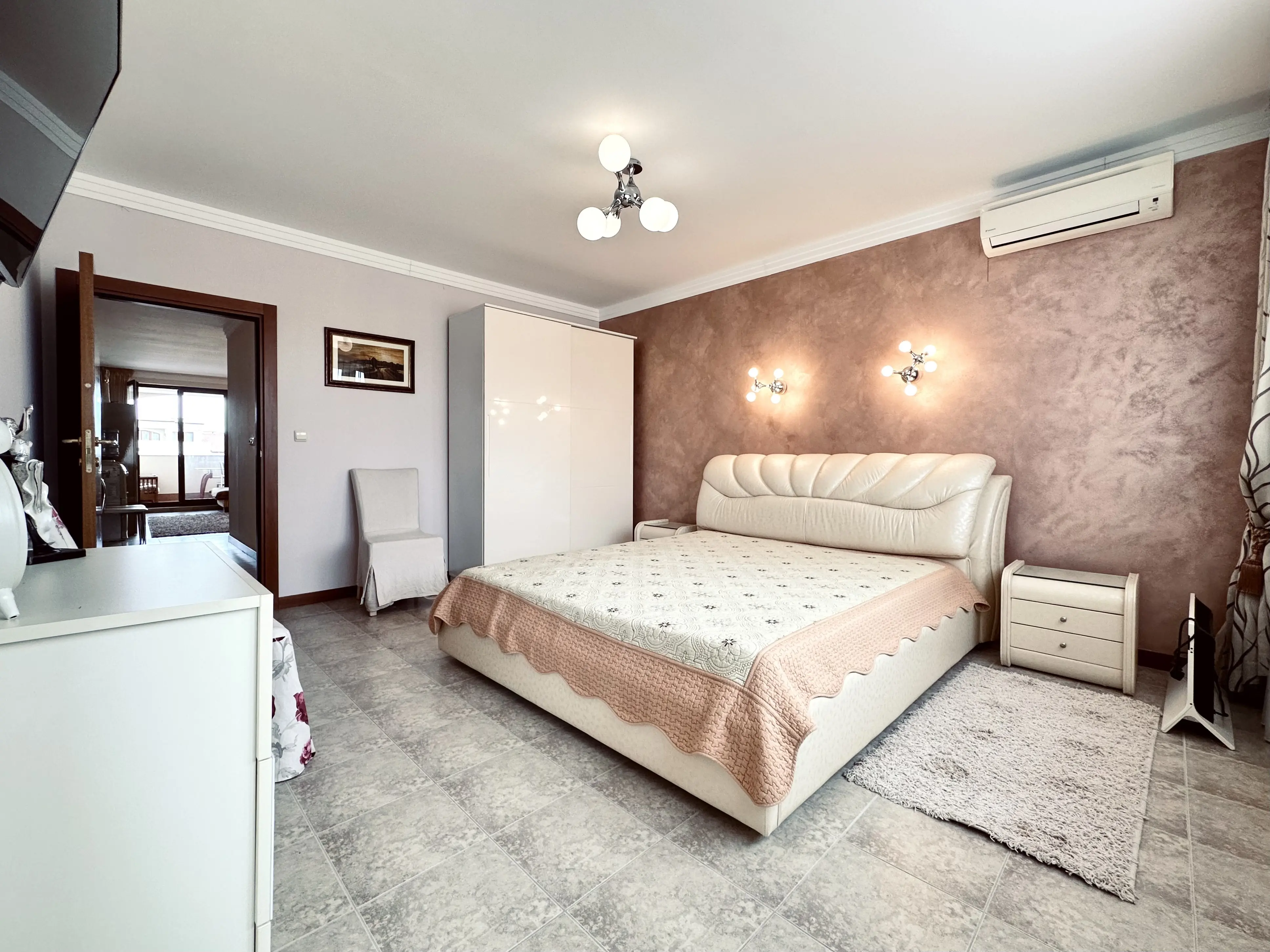 Трехкомнатная квартира в комплексе Casa Real