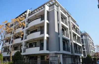 Night Breeze Apartment