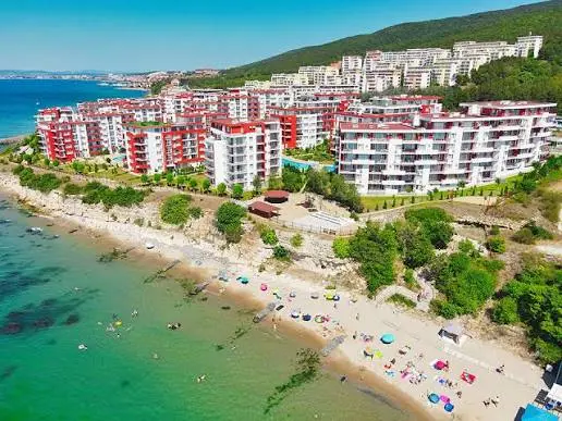 Fort Noks Grand Resort — апартаменты у моря в Свети Влас