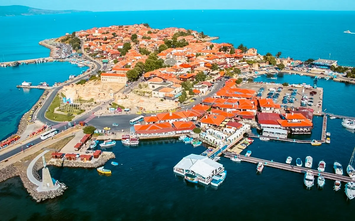 Несебр — город, в котором время замедляется у моря