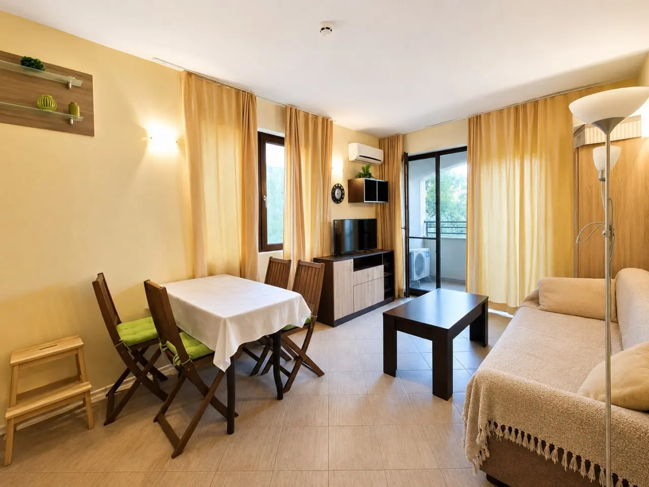 Двустаен апартамент в Regina Mare, Царево — 78 м²